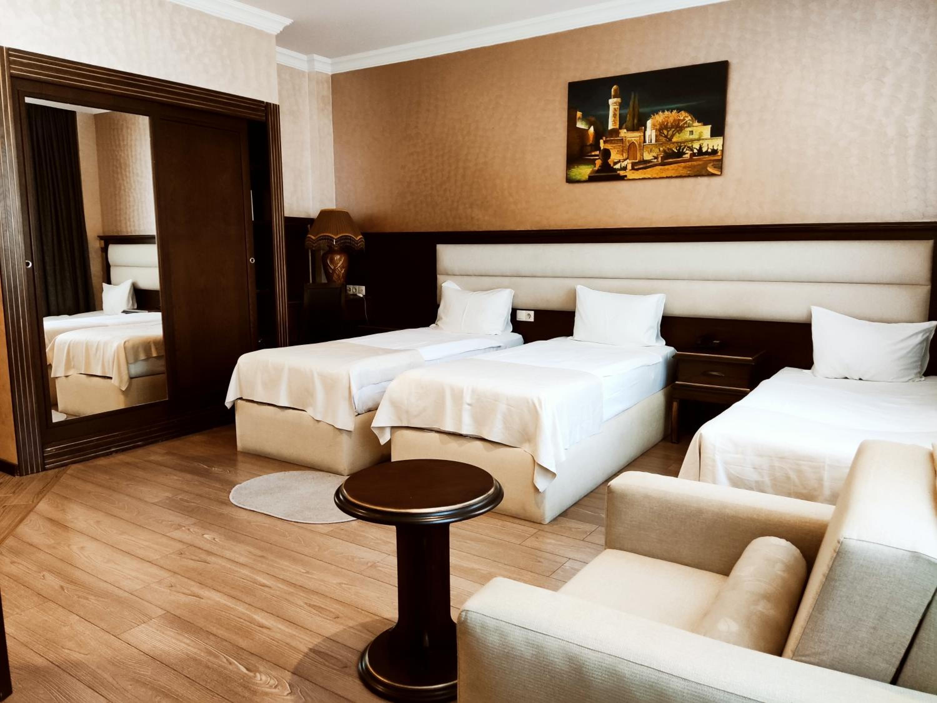 Standard Triple Room photo 2