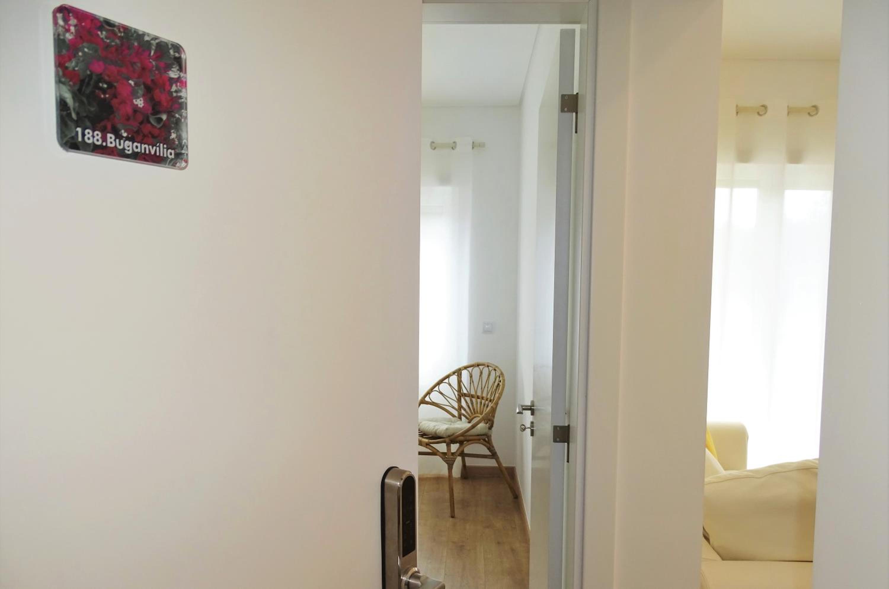 One-Bedroom Apartment photo 1