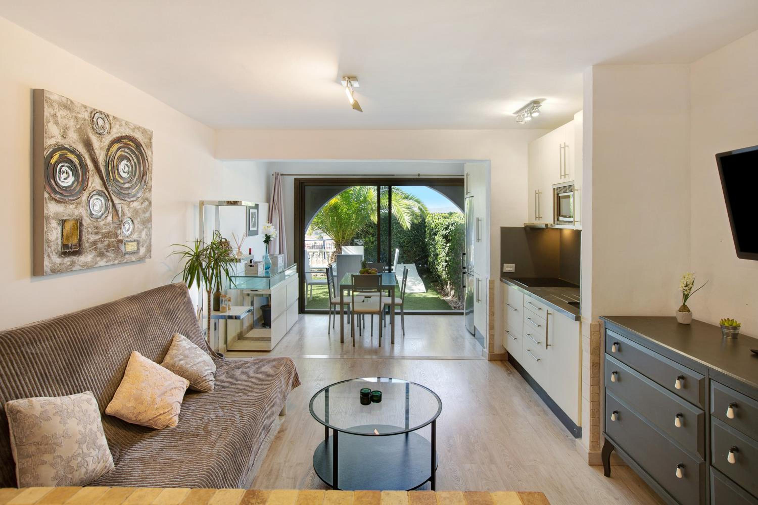 Apartamento de un dormitorio superior con balcón