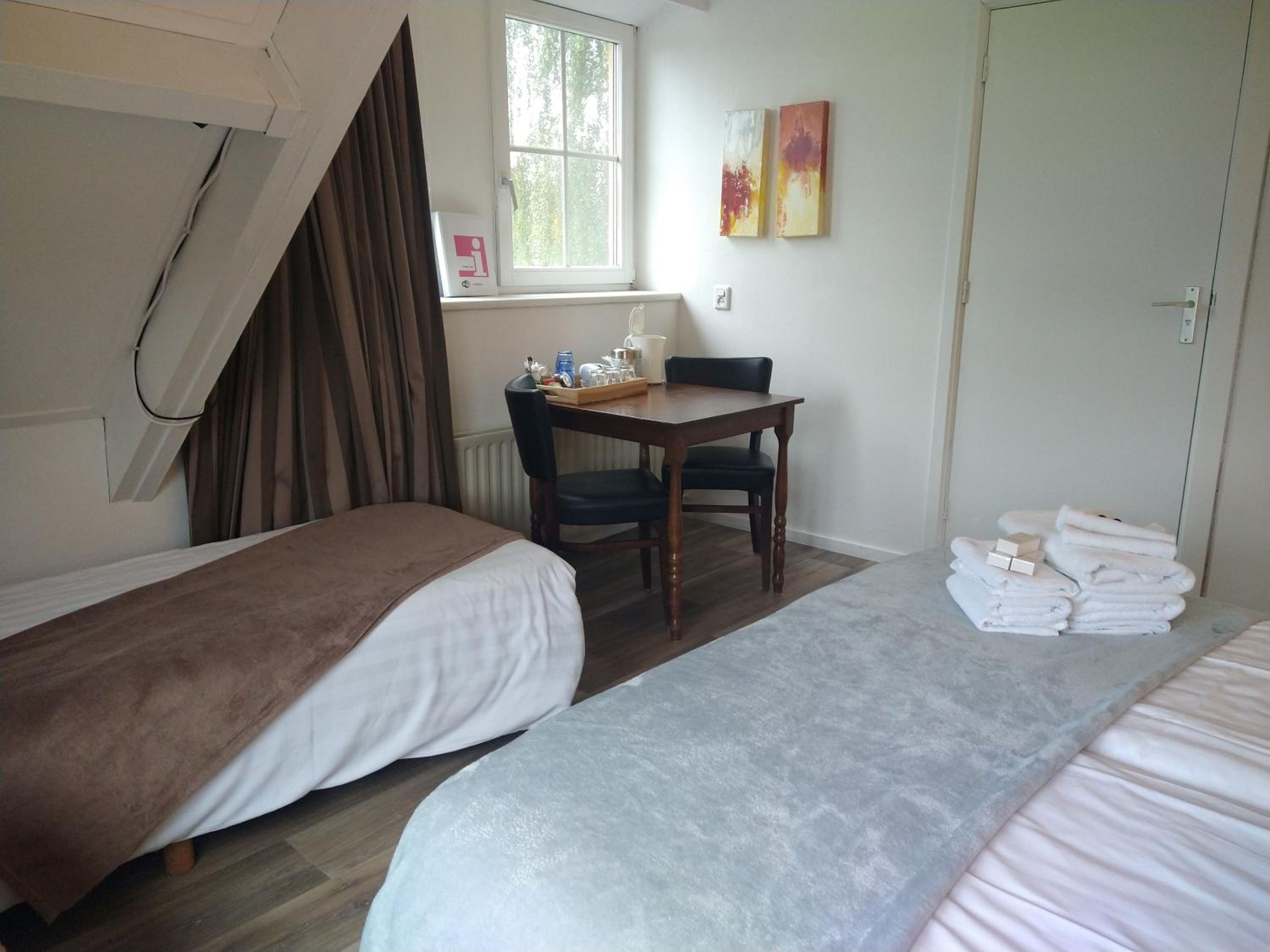 Standard Triple Room photo 2