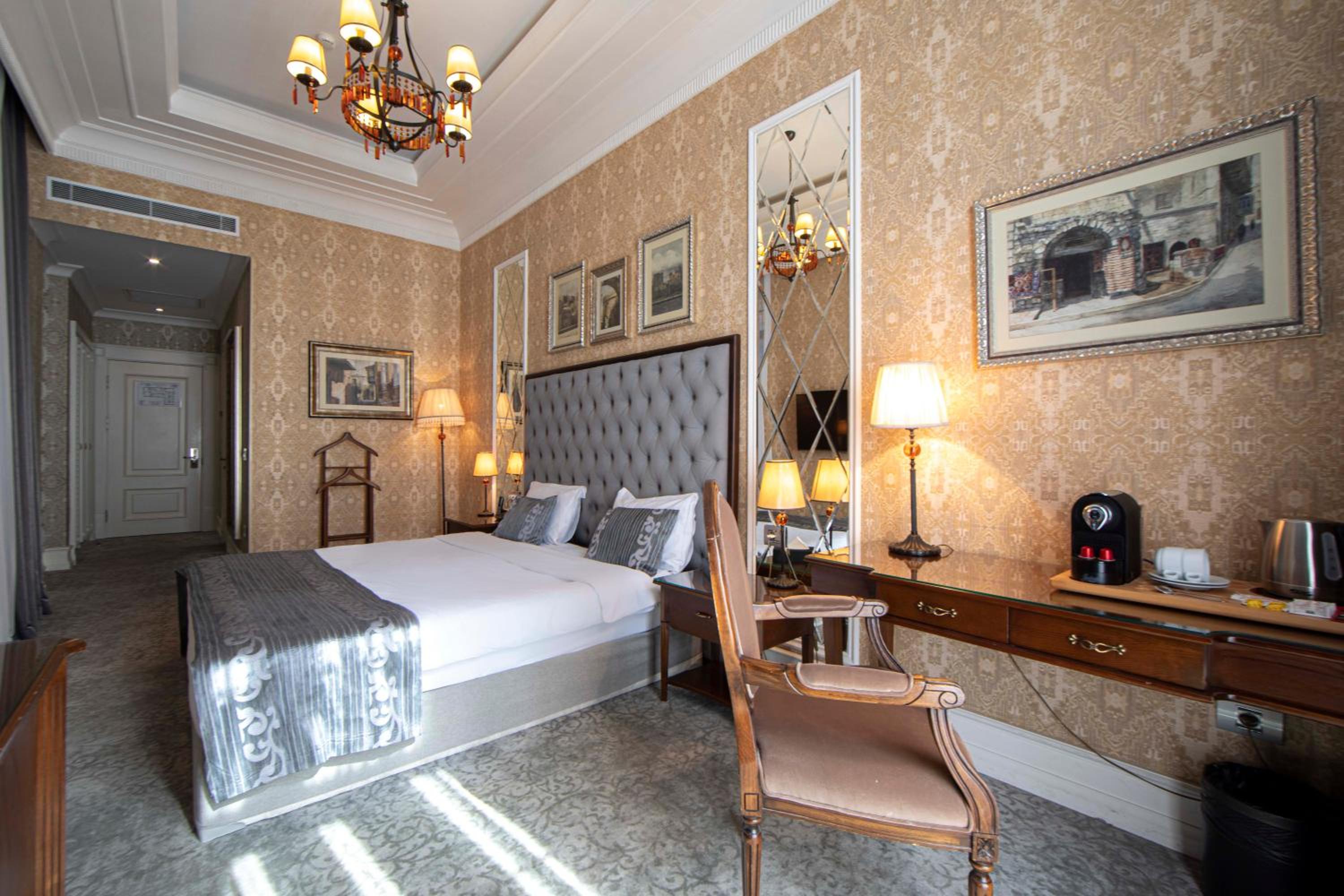 Deluxe Double or Twin Room photo 3