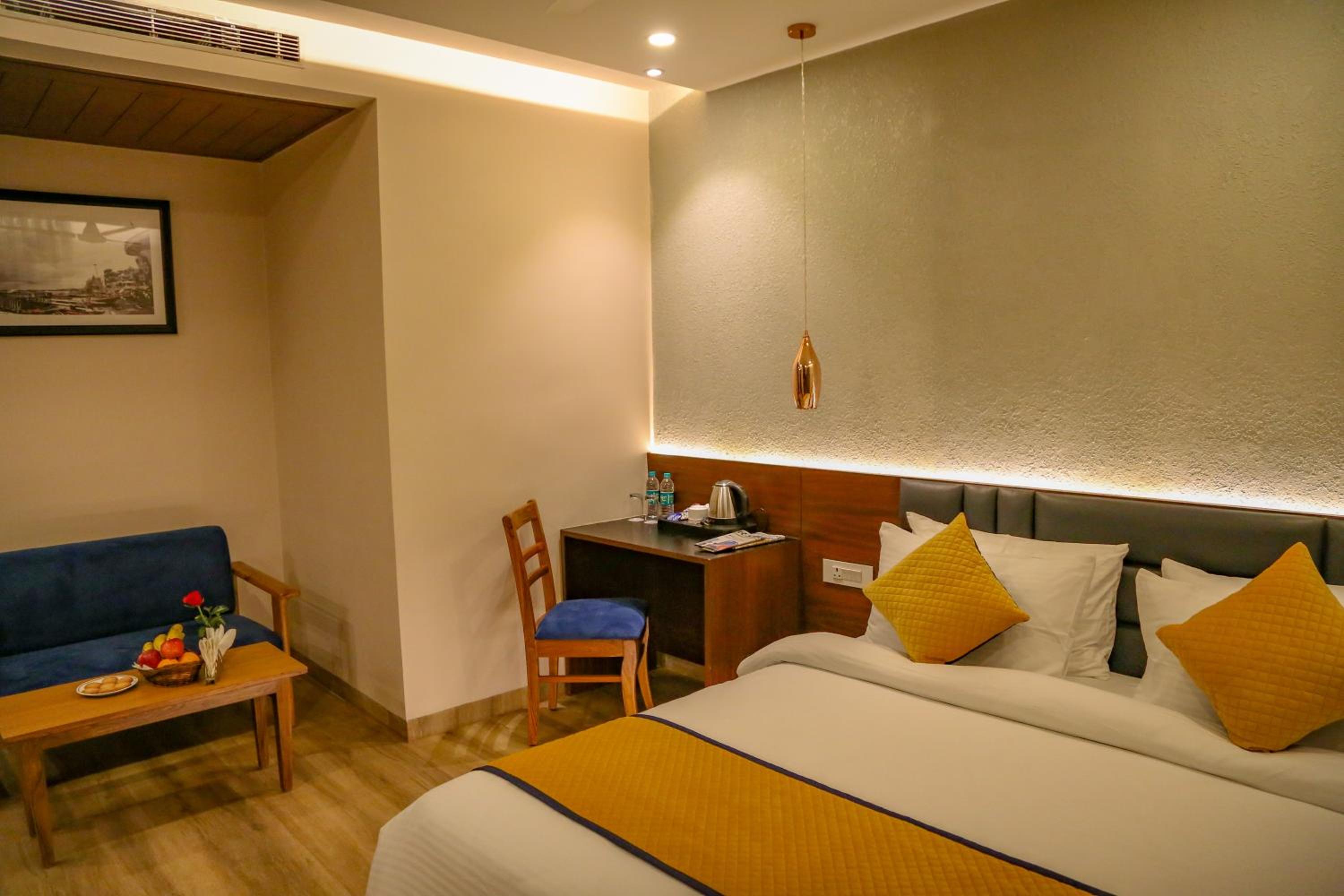 Deluxe Rooms - Photo 6
