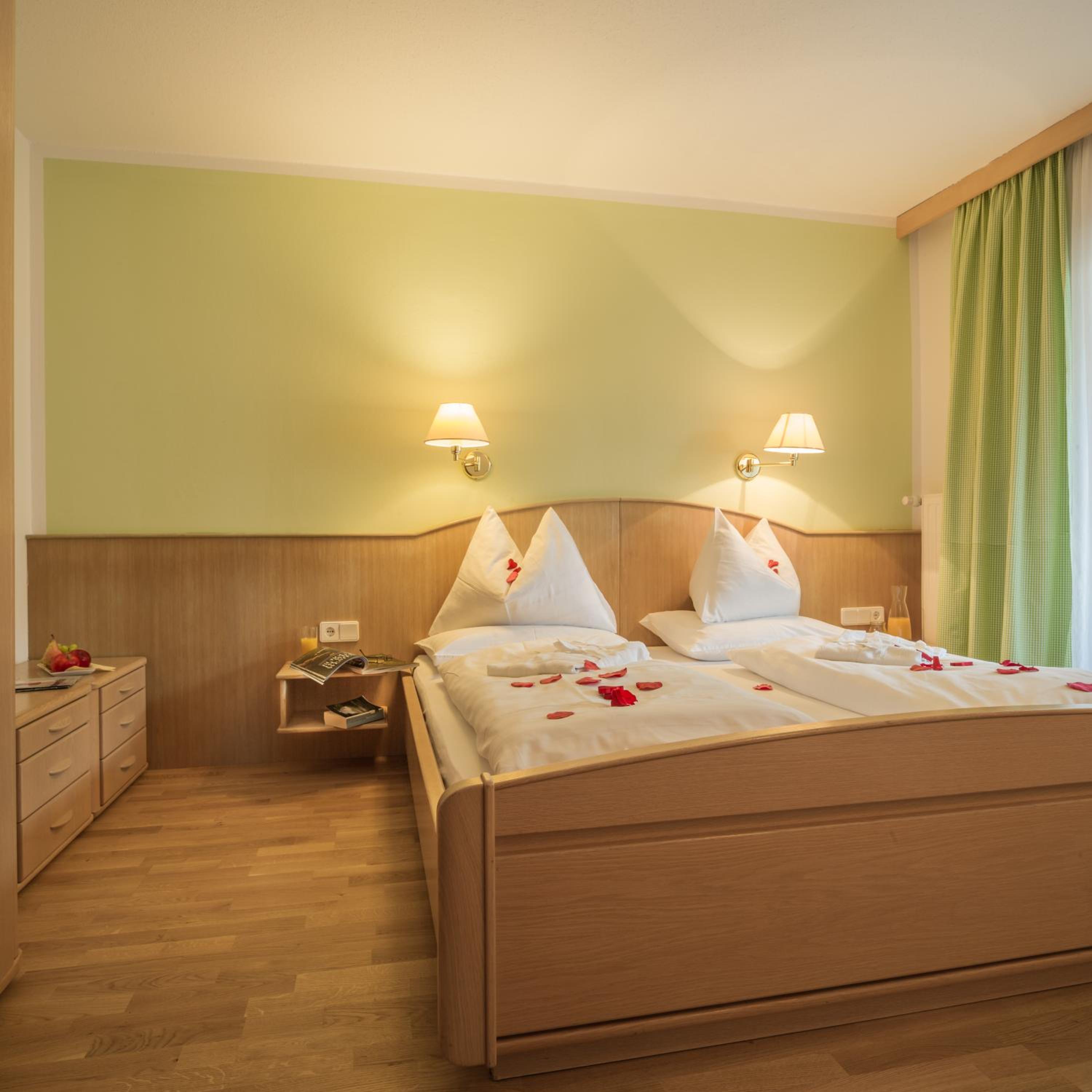 Deluxe Double Room with Lake View - Annex