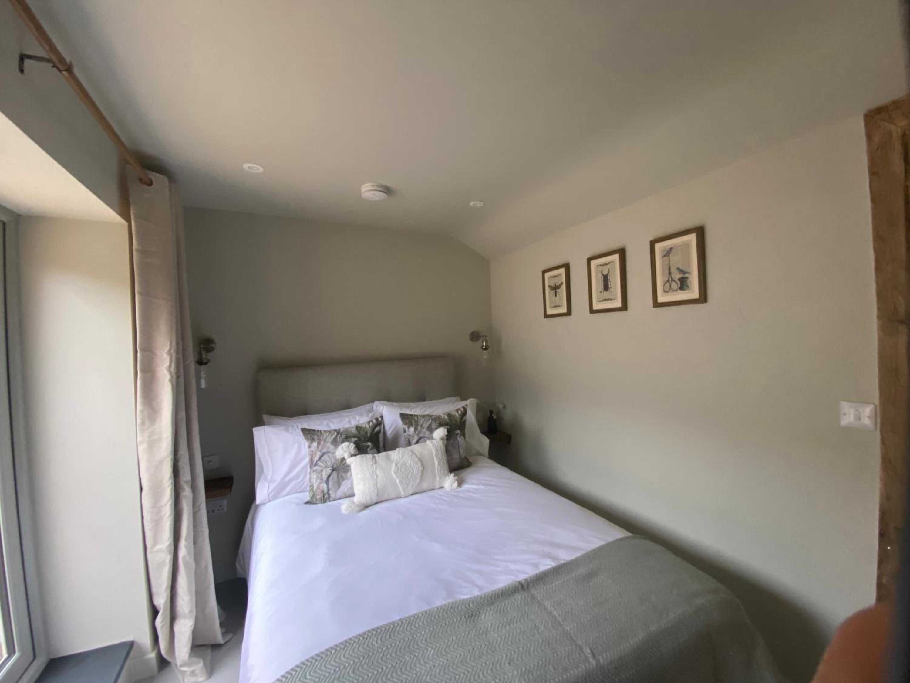 One-Bedroom House photo 1