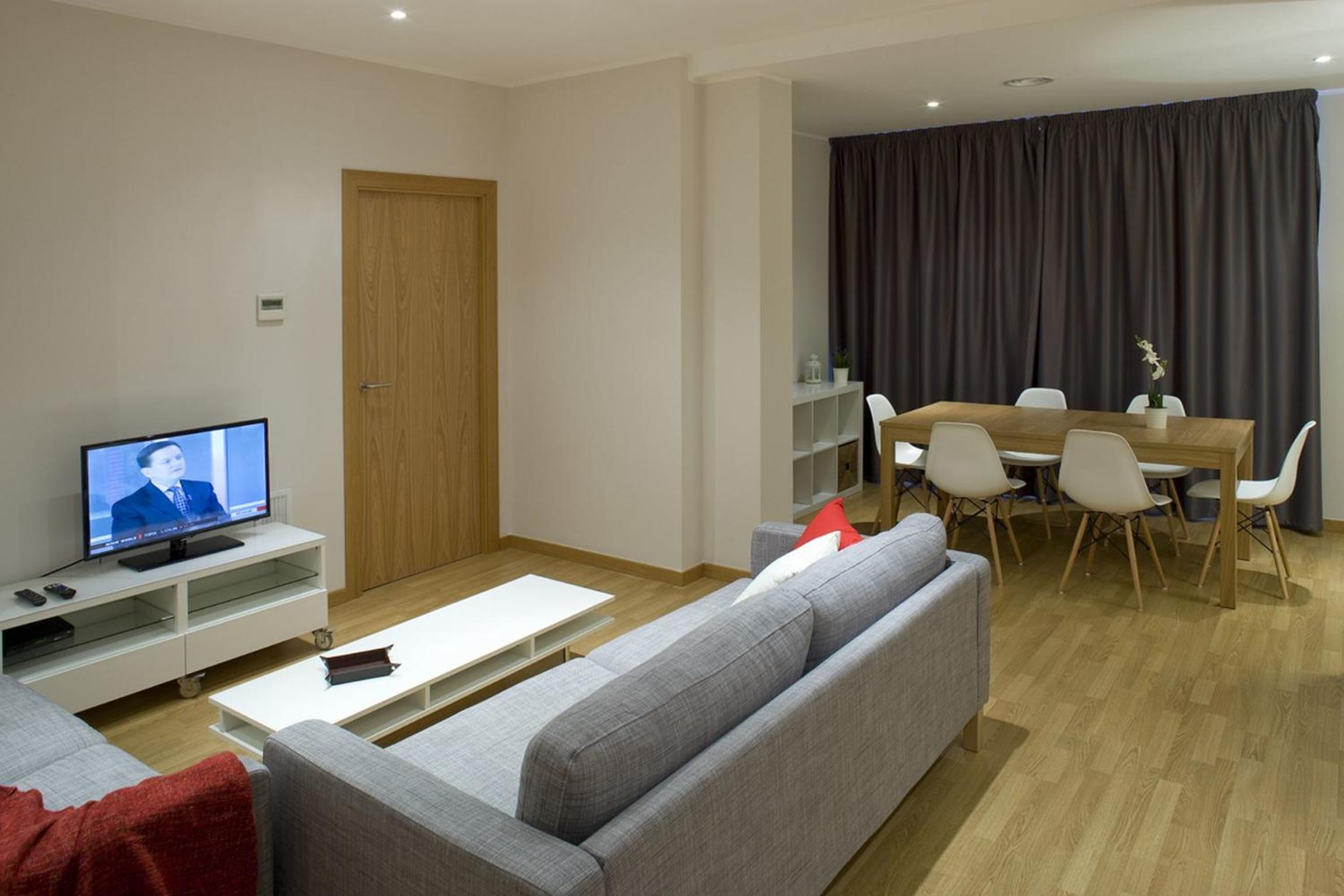 Three-Bedroom Apartment photo 2