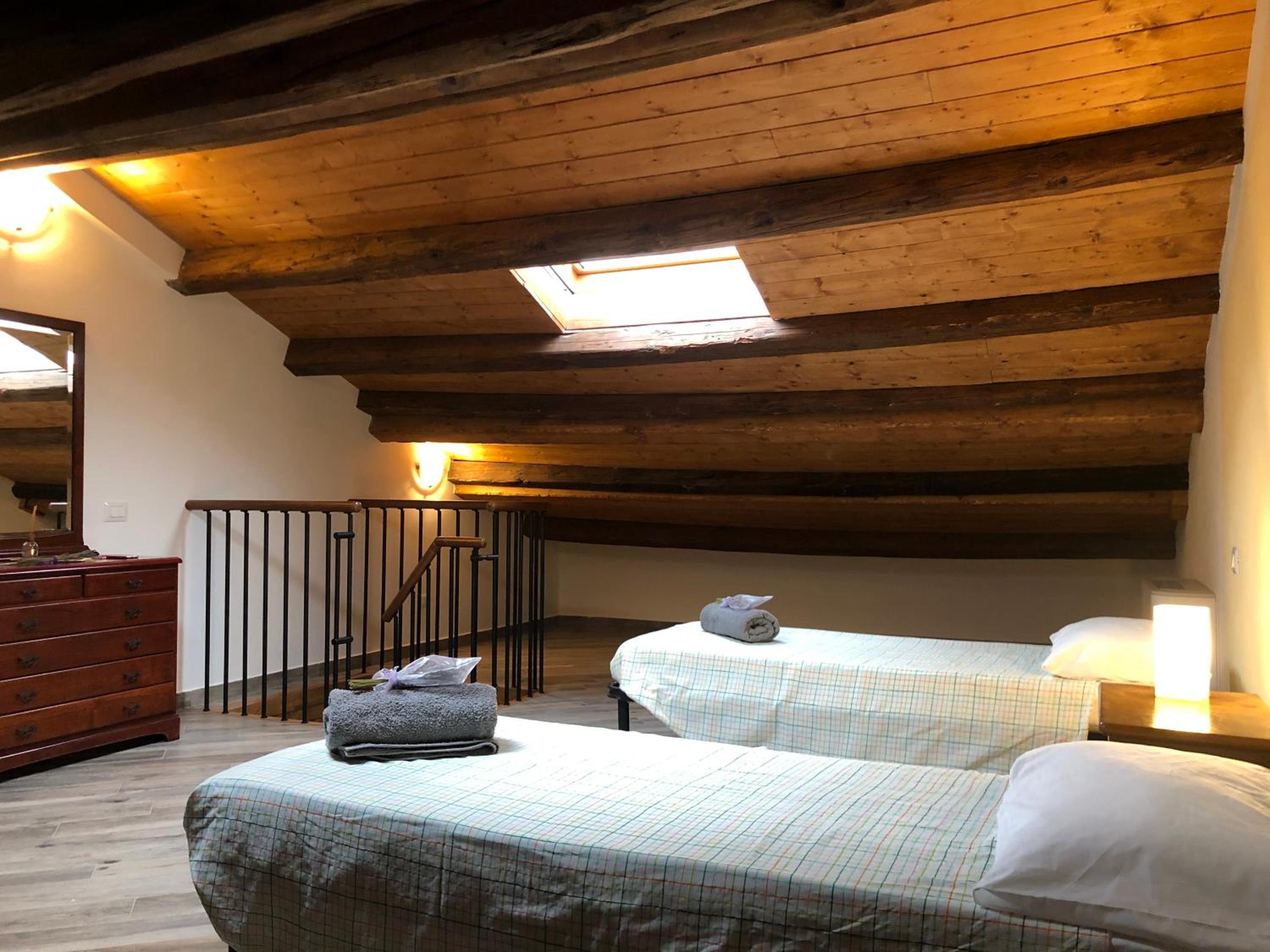 One-Bedroom Apartment - Photo 3