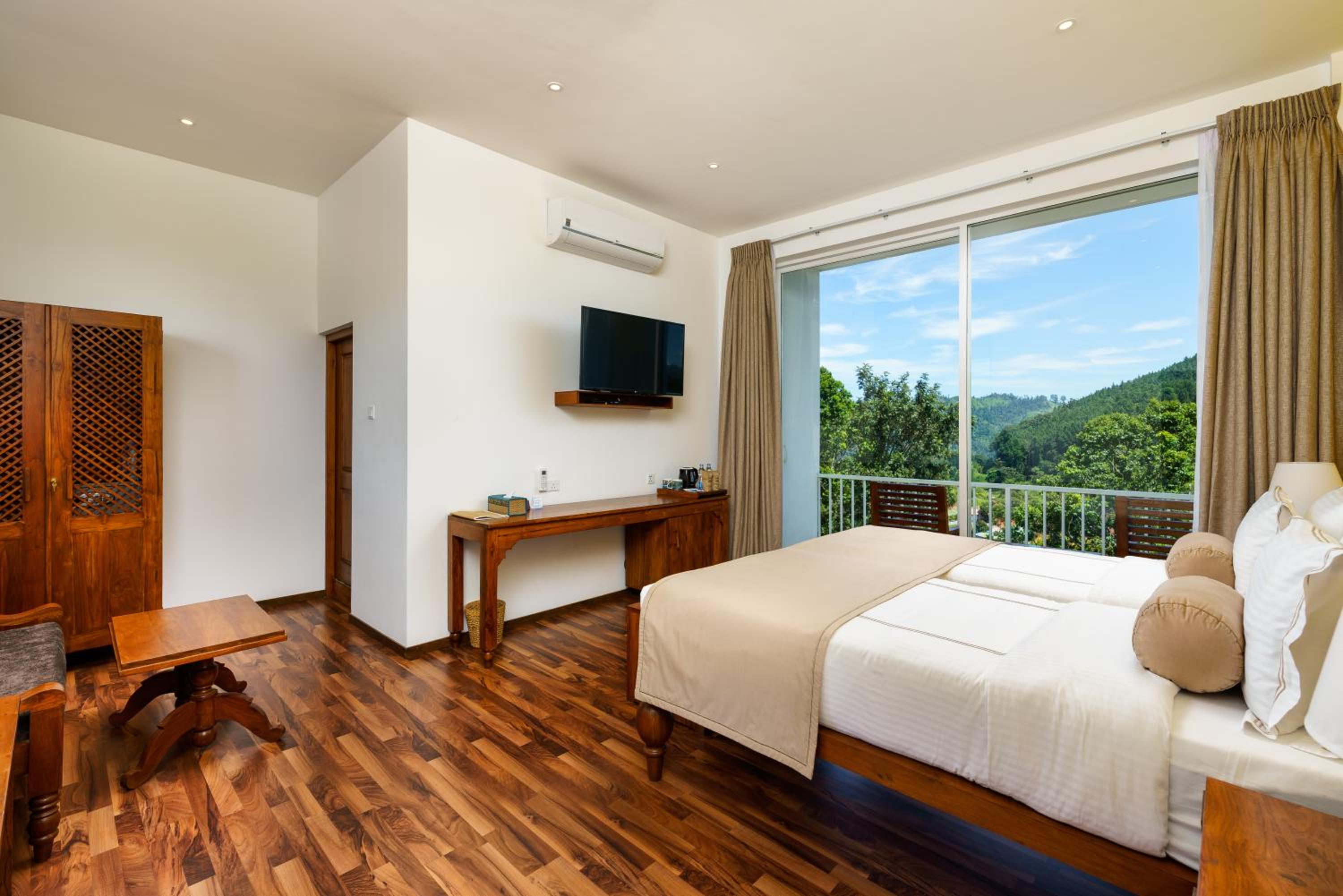 Deluxe superior Twin Room With Mountain View