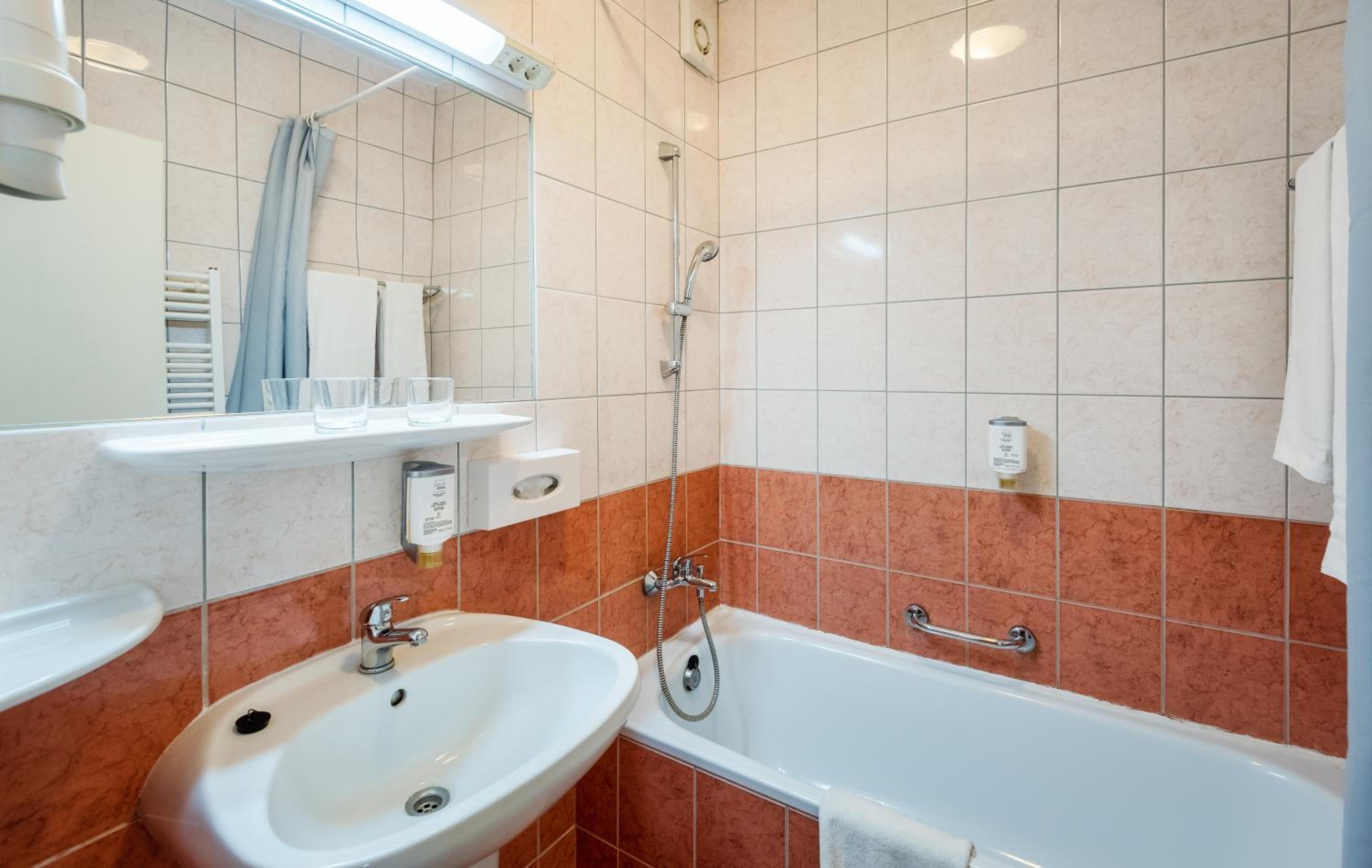 Superior Double Room - Photo 2