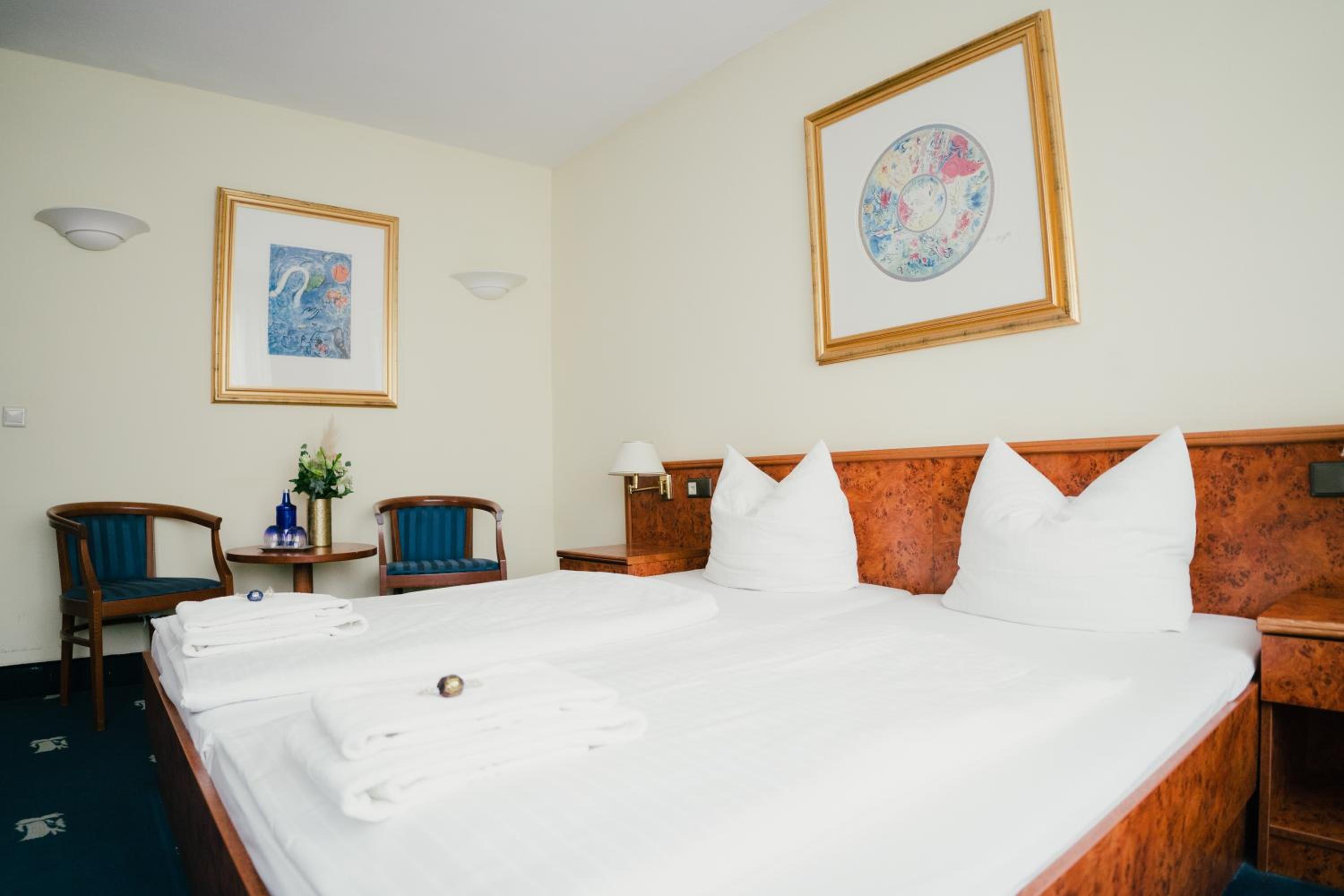 Double Room - Photo 6