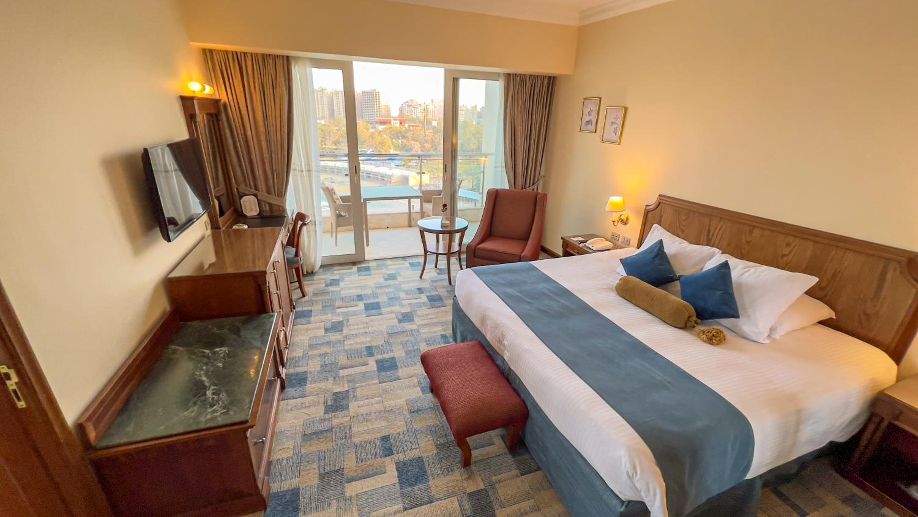 Corner Suite