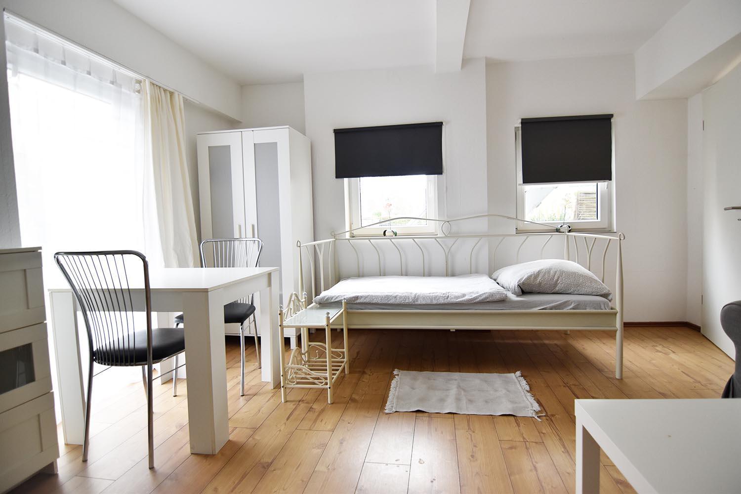 Studio Apartment photo 1