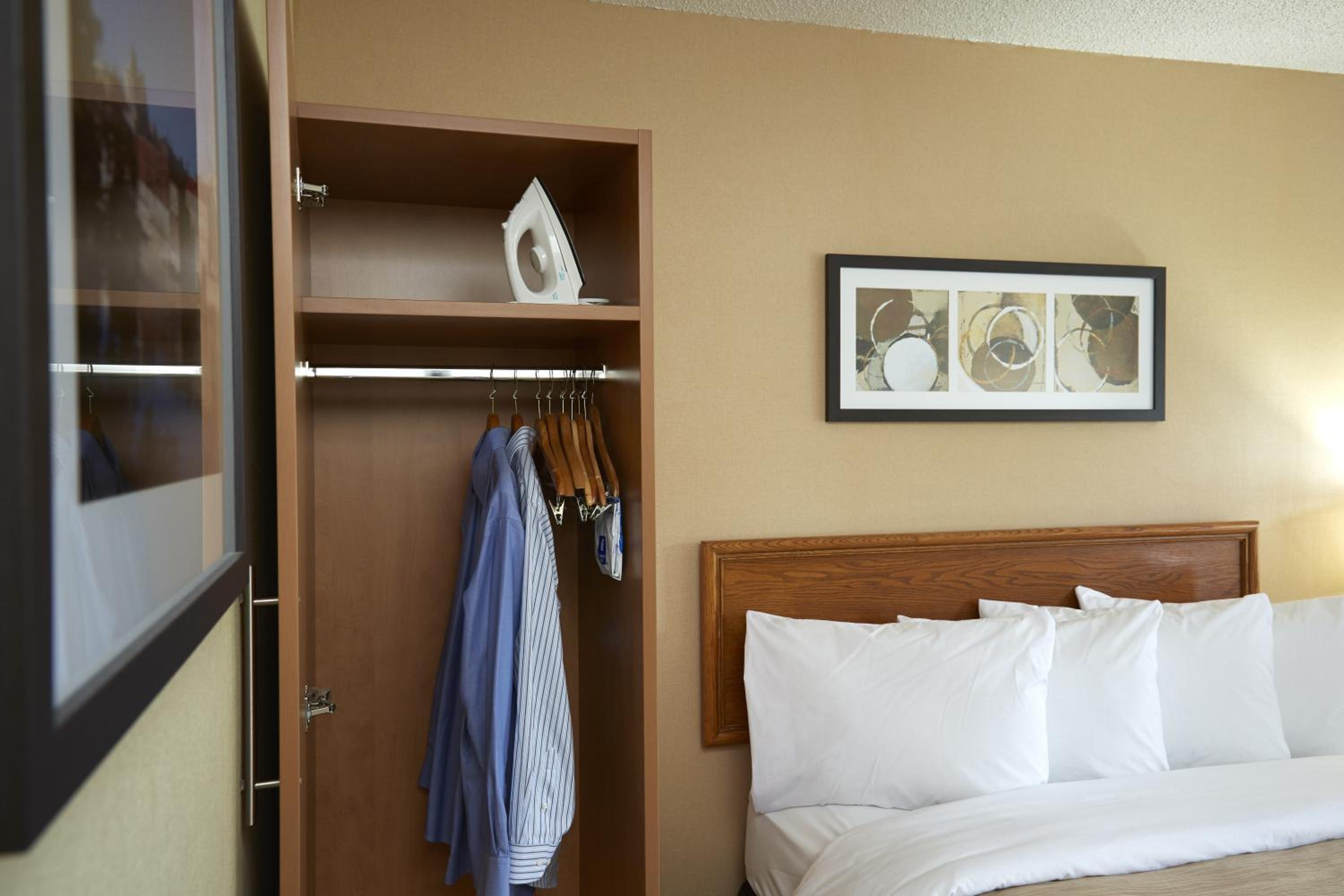 Double Room with Two Double Beds - Non-Smoking - Photo 2