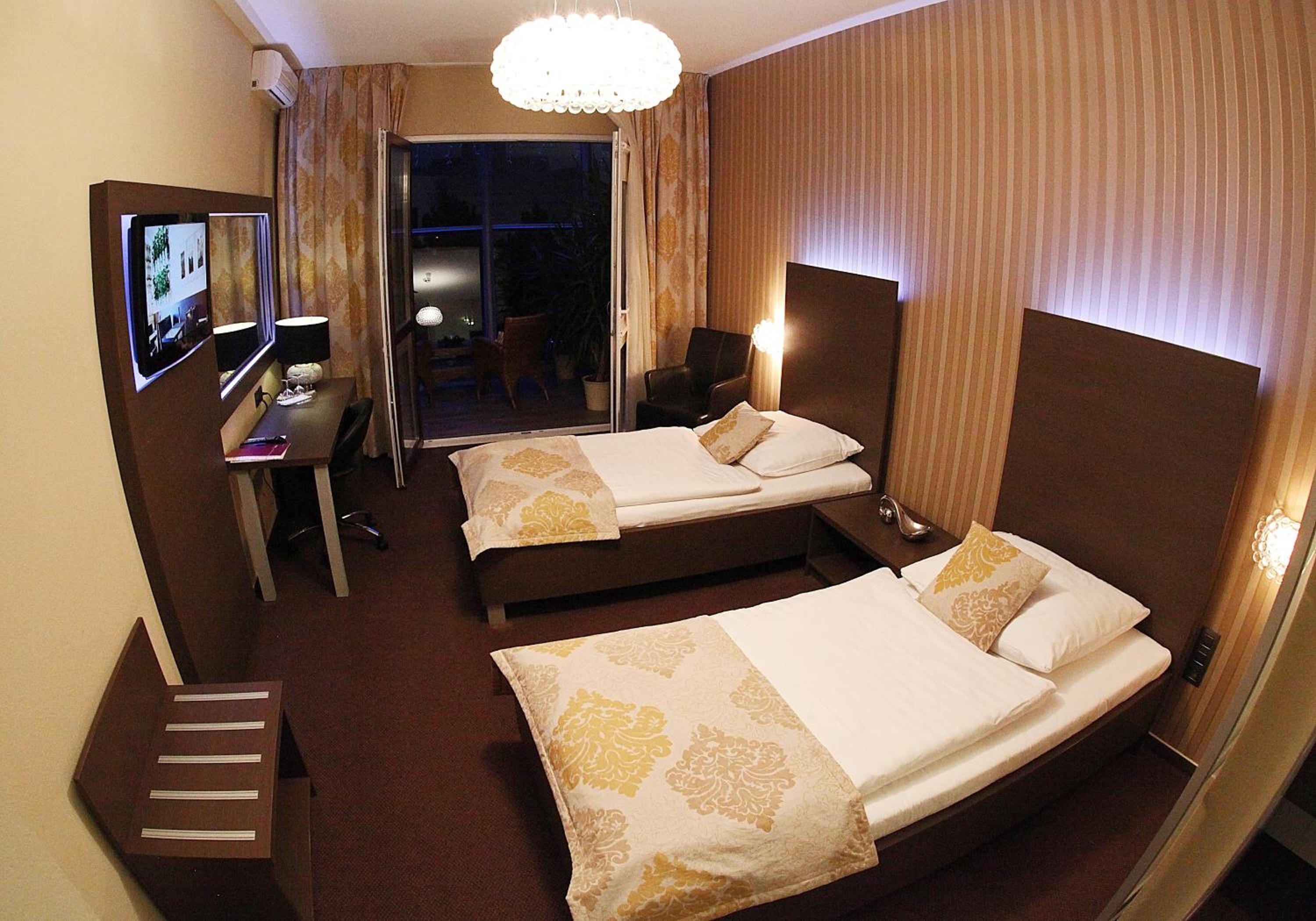 Deluxe Business Room with Terrace photo 3