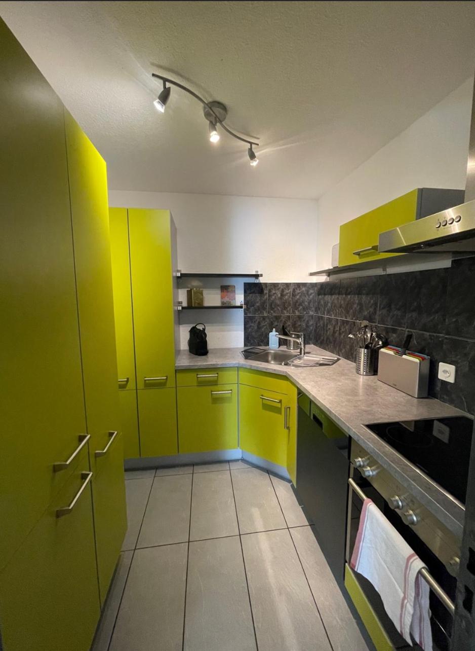 Three-Bedroom Apartment with Bath photo 2