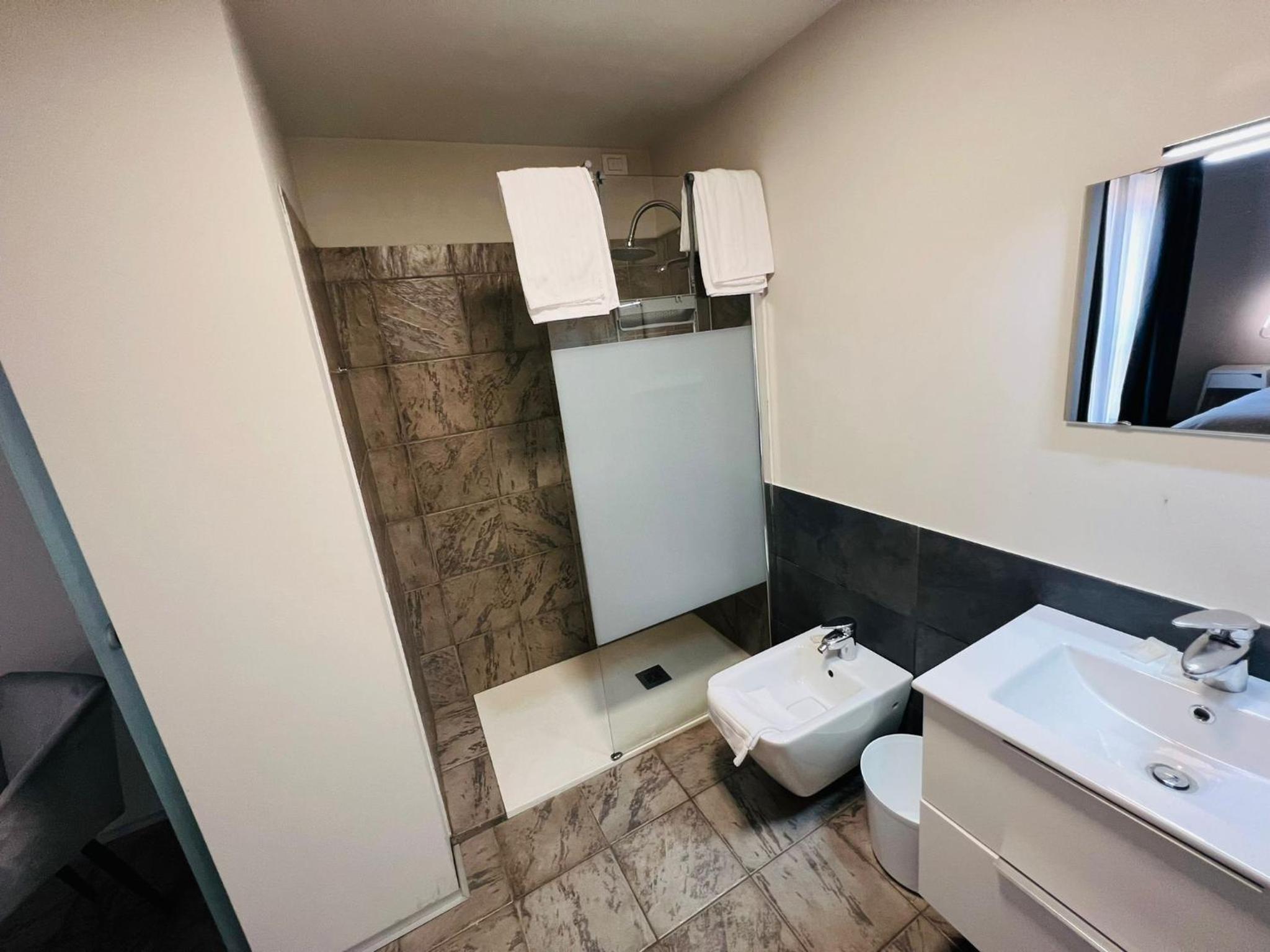 Superior Double Room - Photo 5