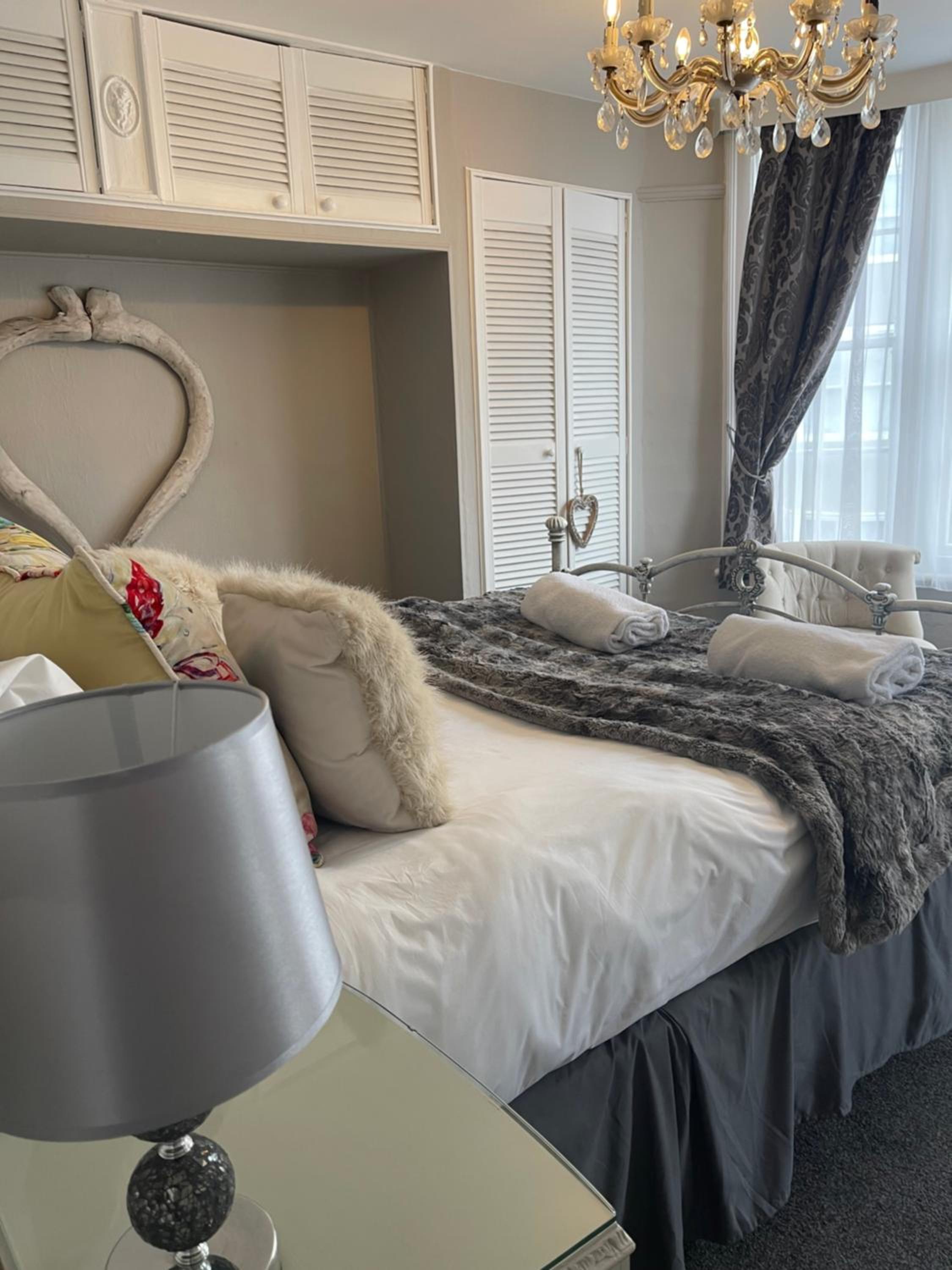 Two-Bedroom Apartment - Photo 16