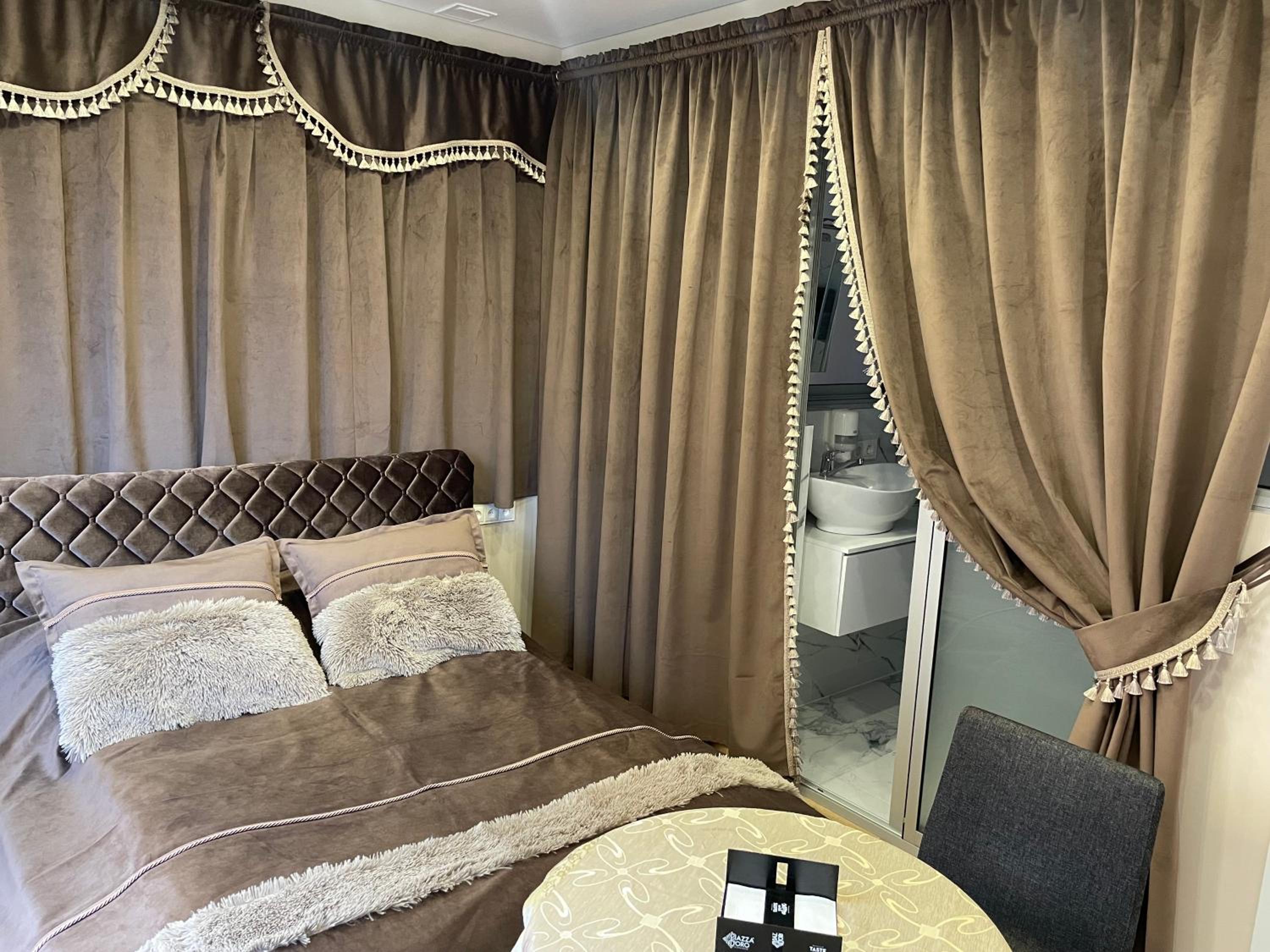 Double Room with Balcony - Photo 35