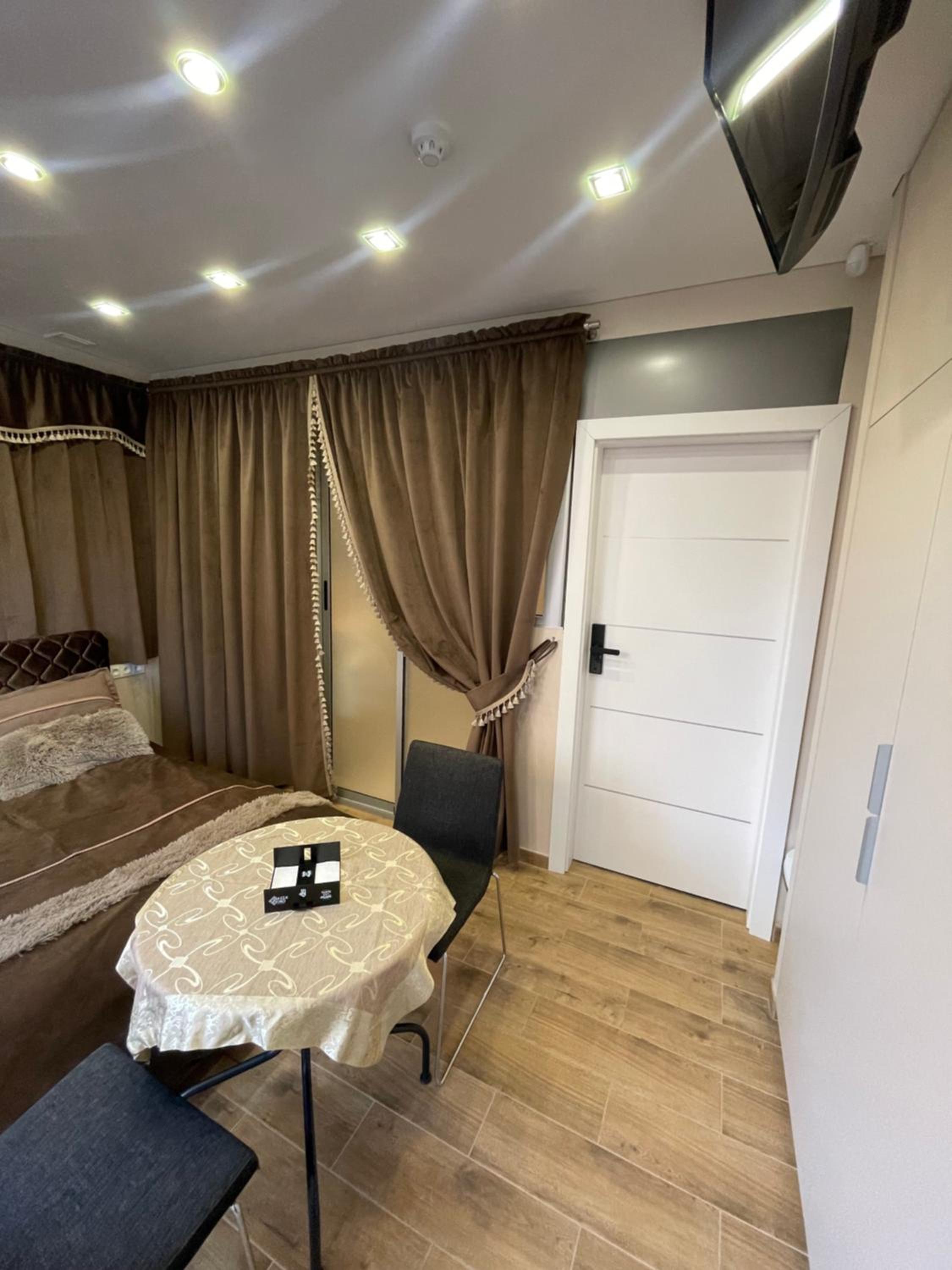 Double Room with Balcony - Photo 33