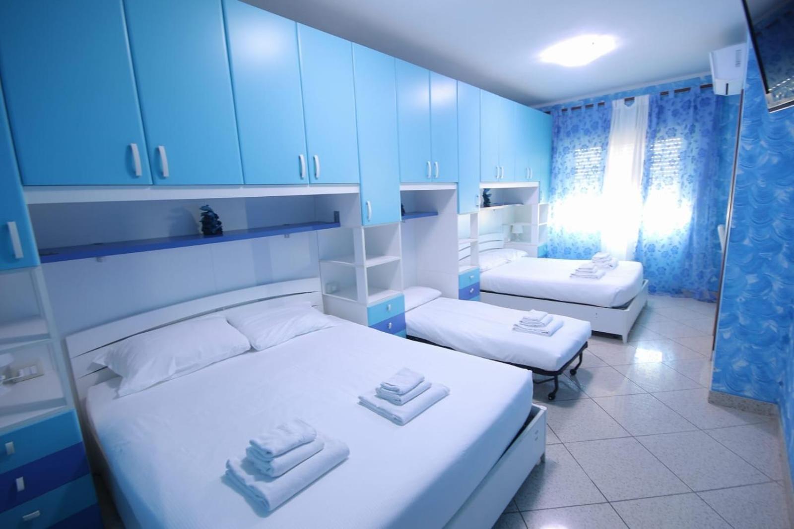 Quadruple Room with Private Bathroom