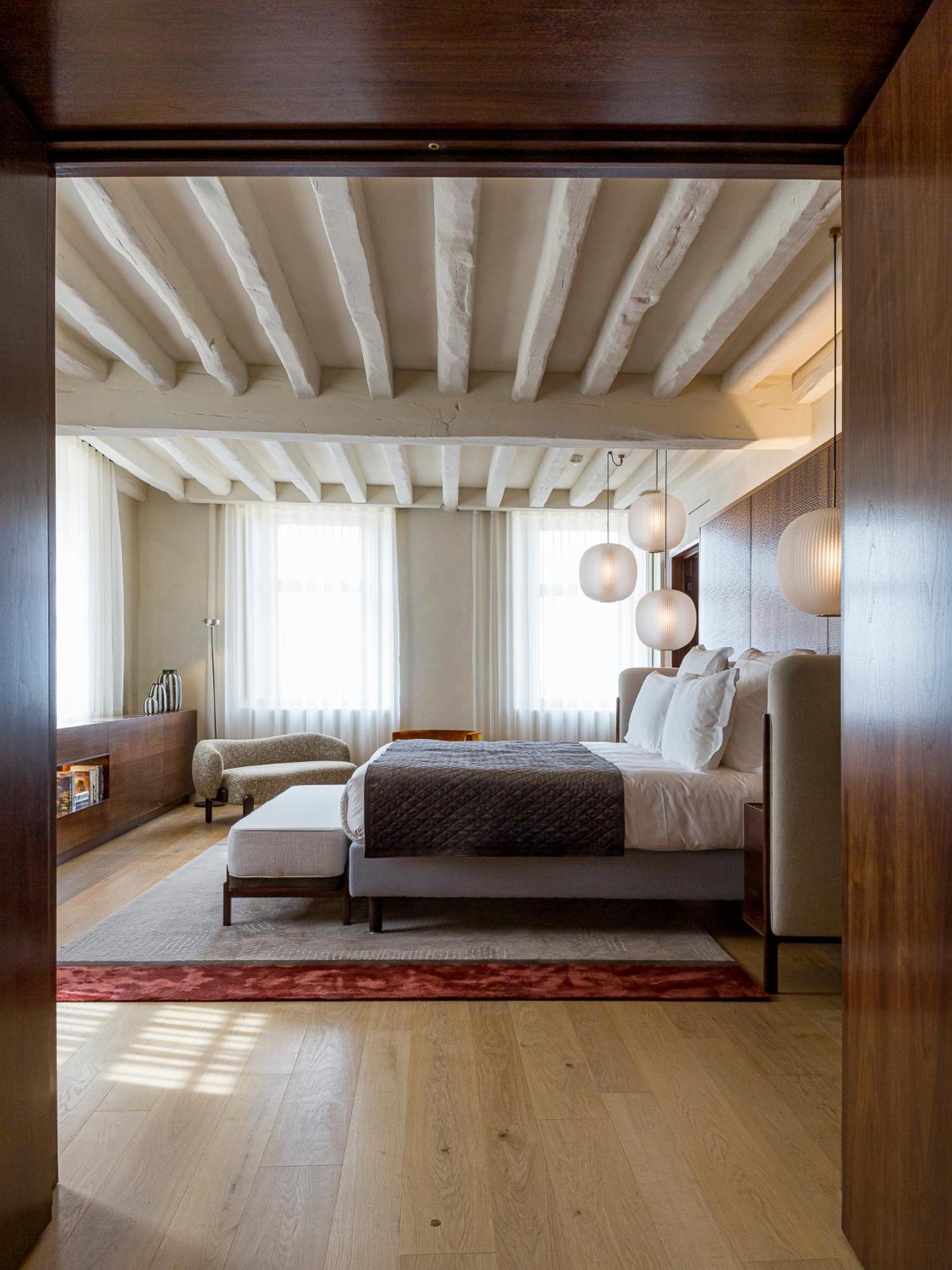 Suite photo 1