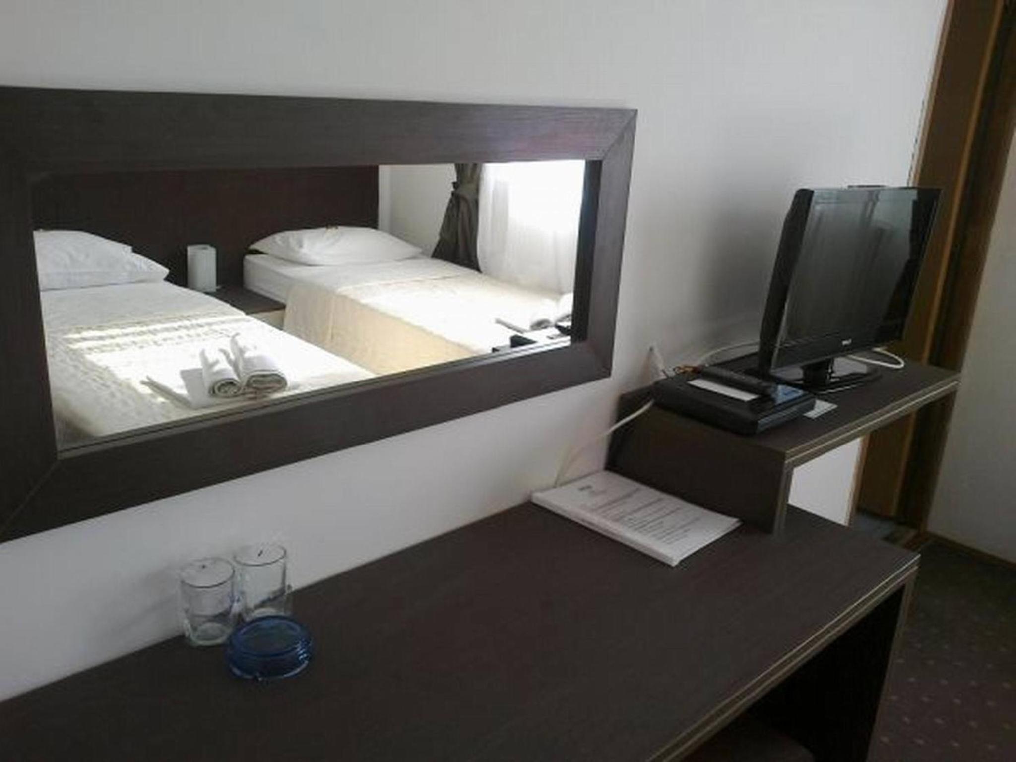 Double or Twin Room - Photo 3