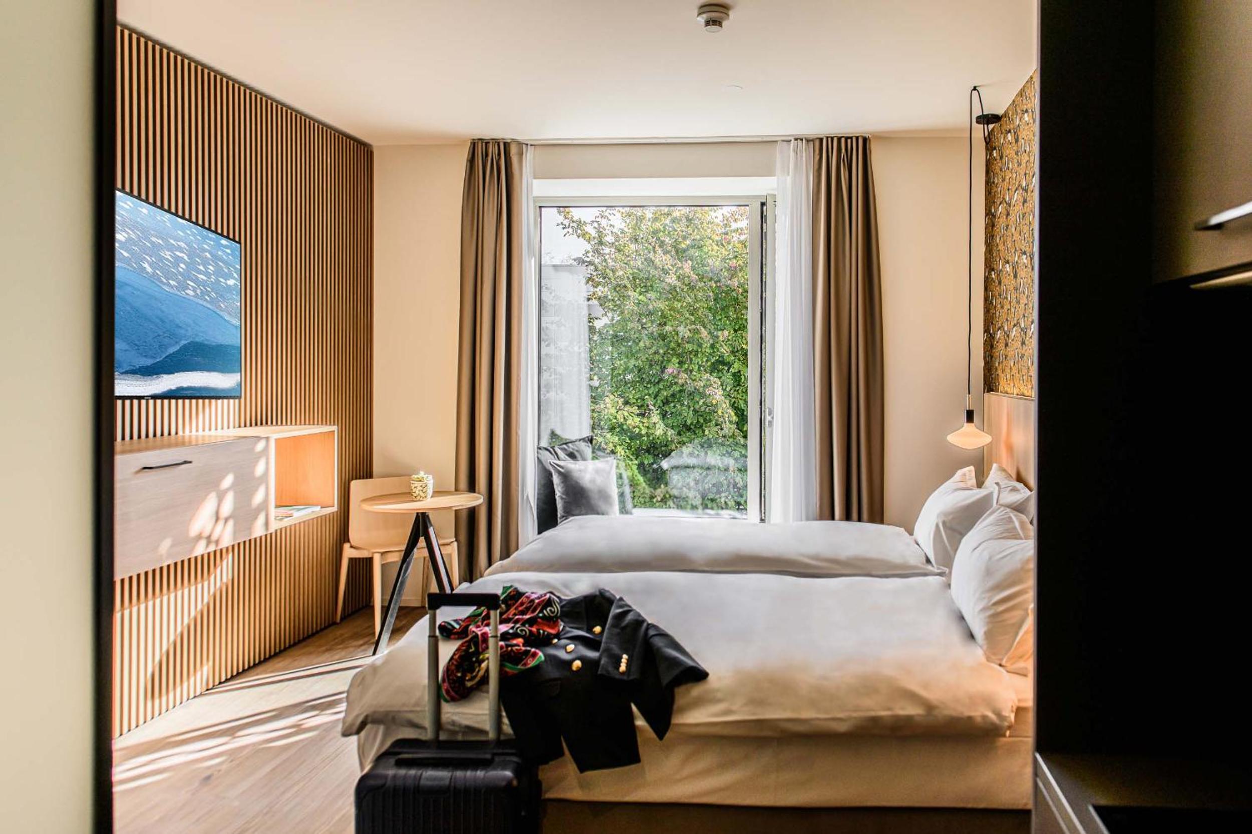 Deluxe Double Room - Photo 7
