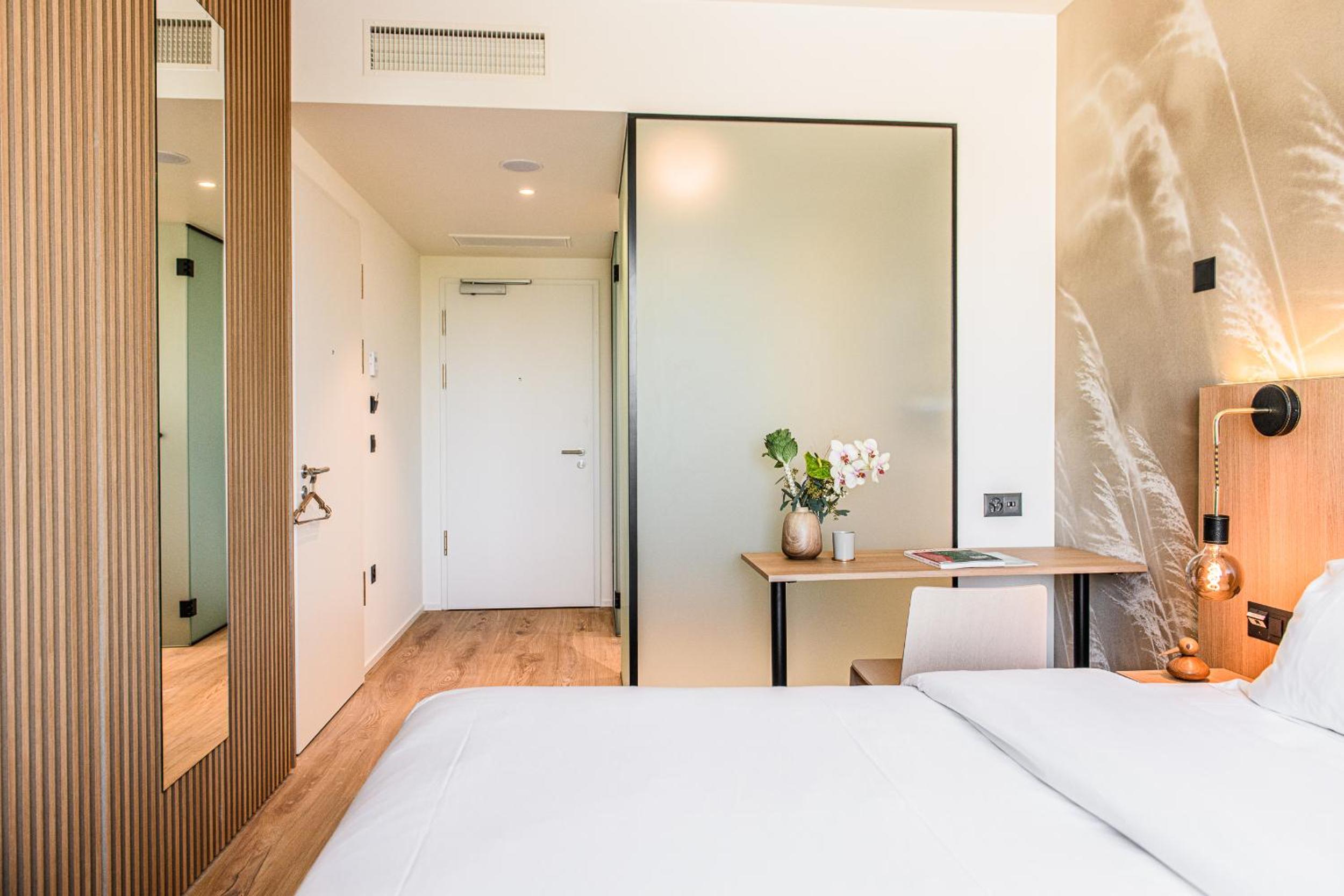 Deluxe Double Room - Photo 5