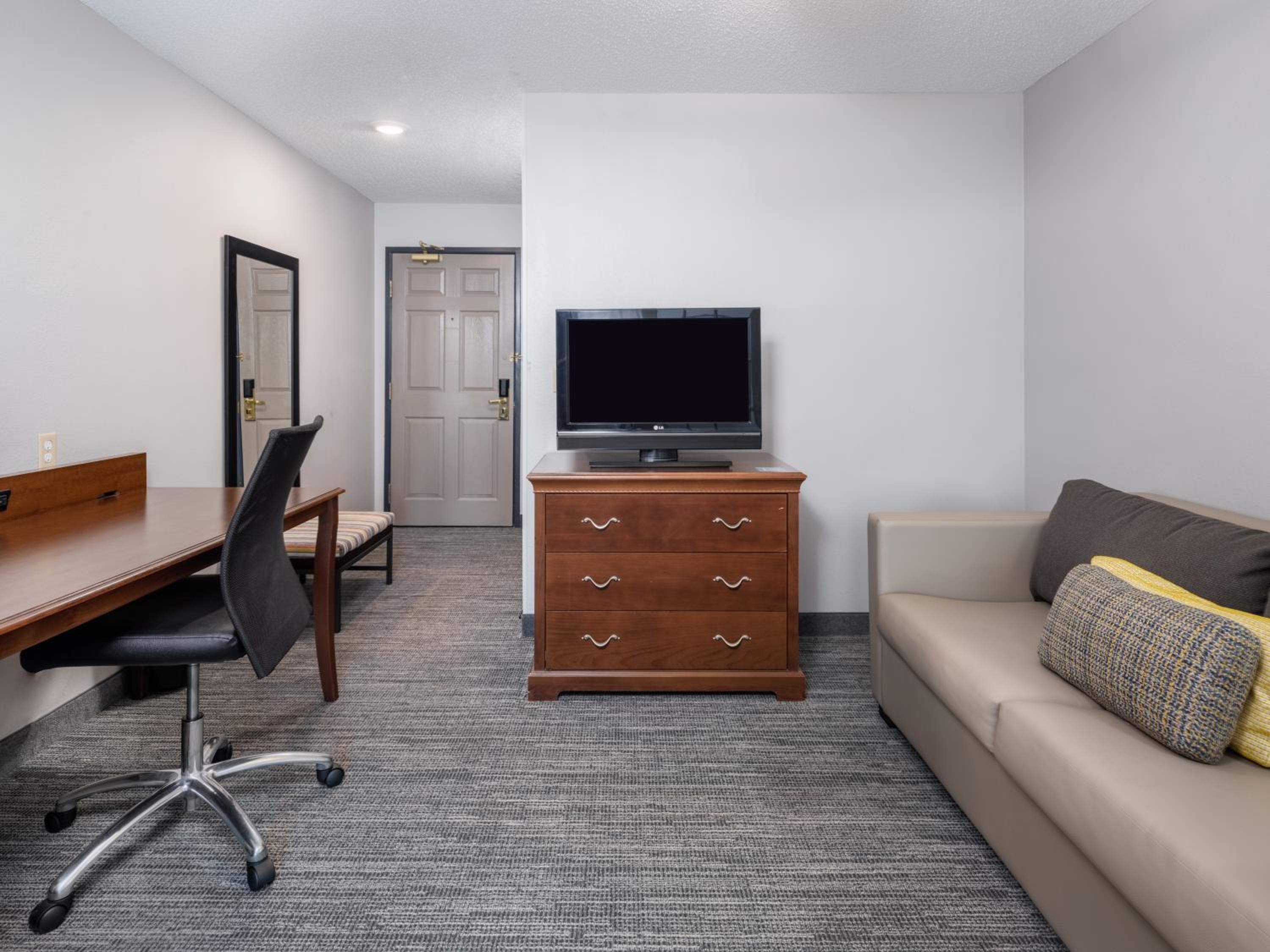 One-Bedroom King Suite - Non-Smoking - Photo 5