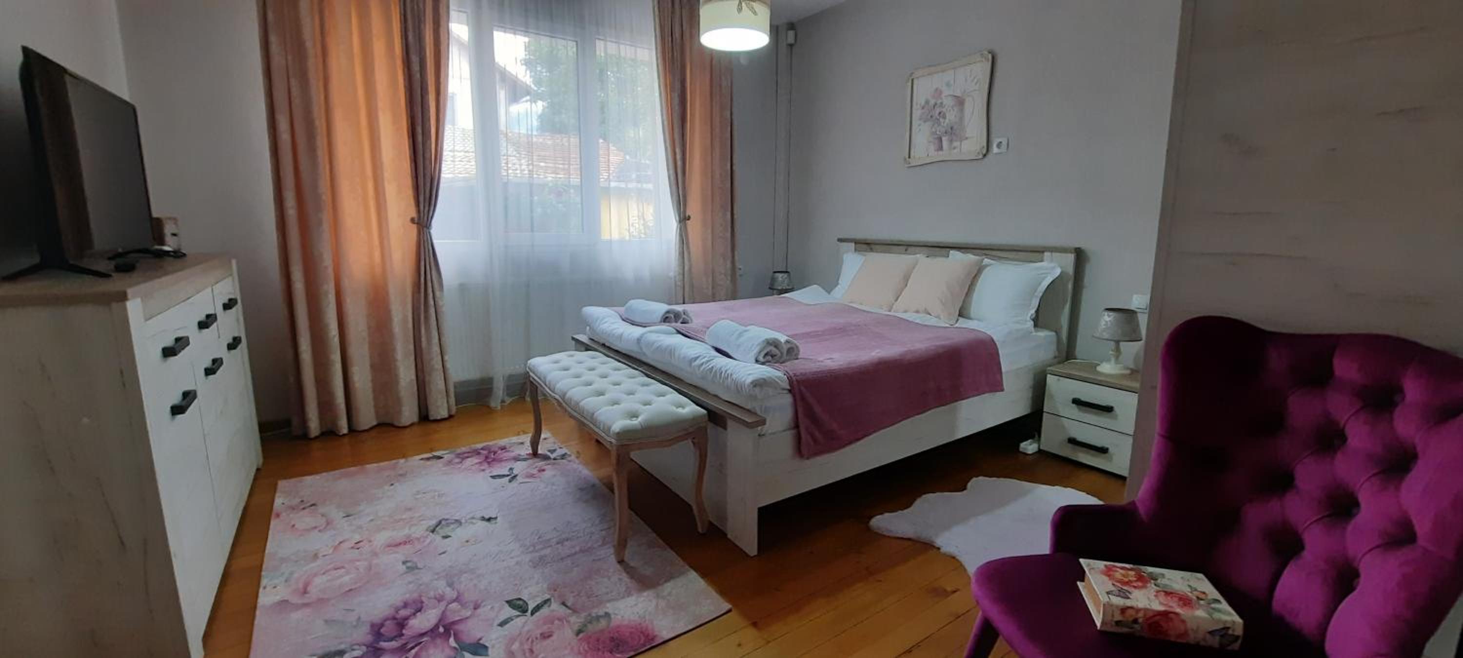 Studio Apartment photo 1