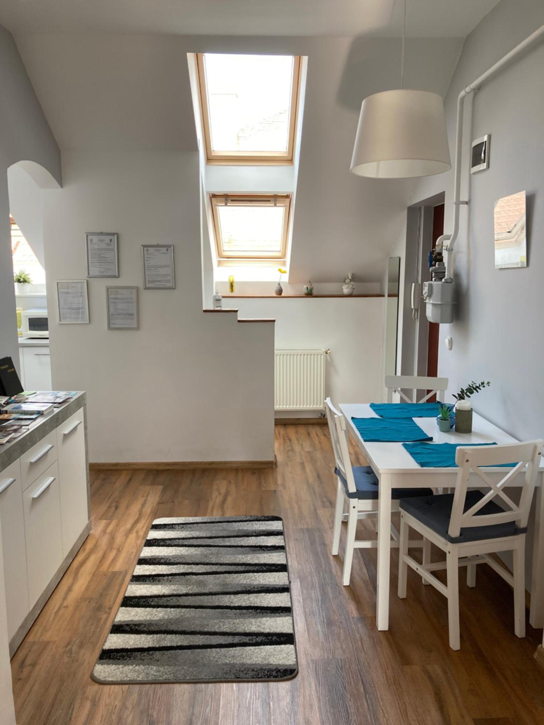 One-Bedroom Apartment - Photo 3