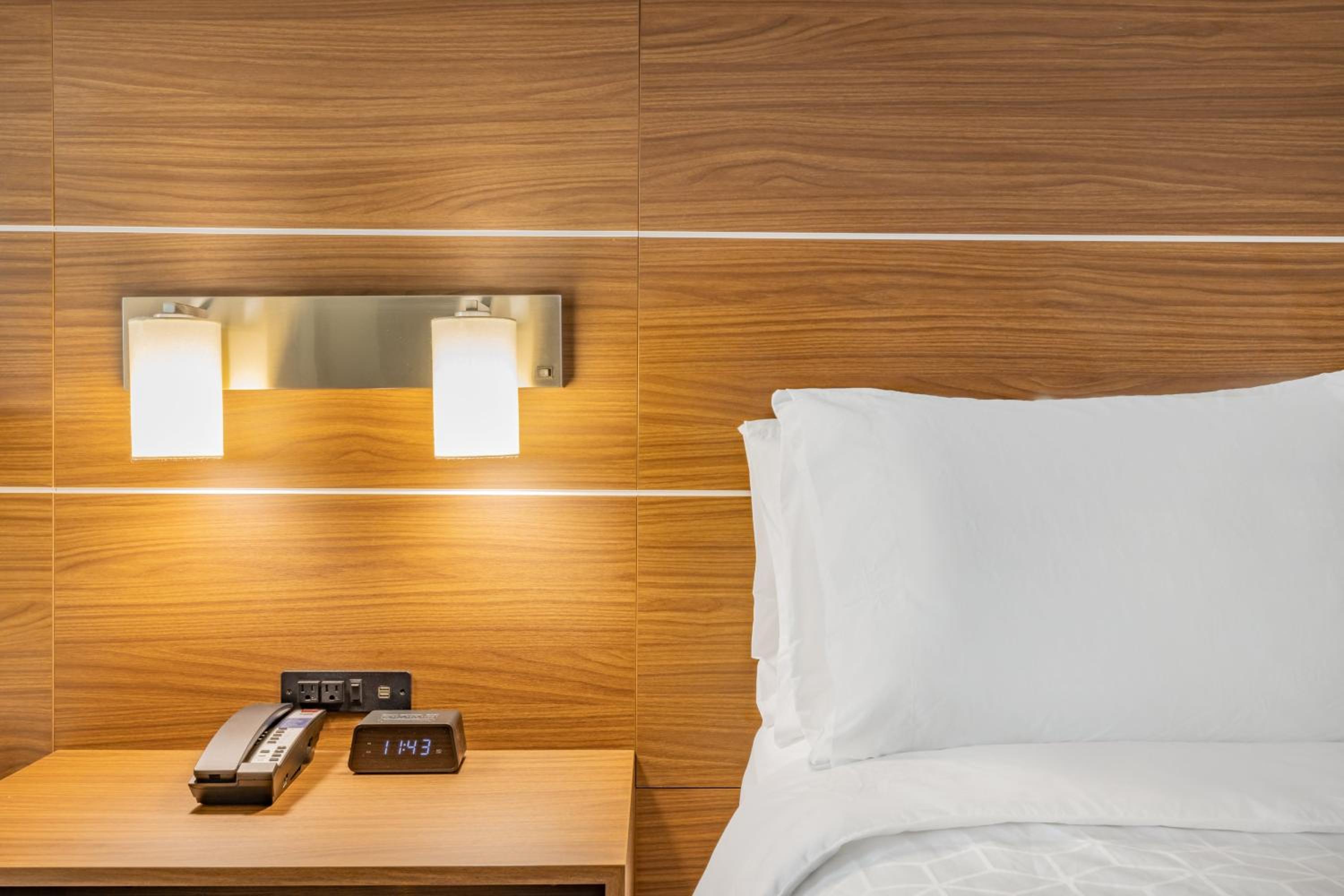 Standard King Room - Photo 2