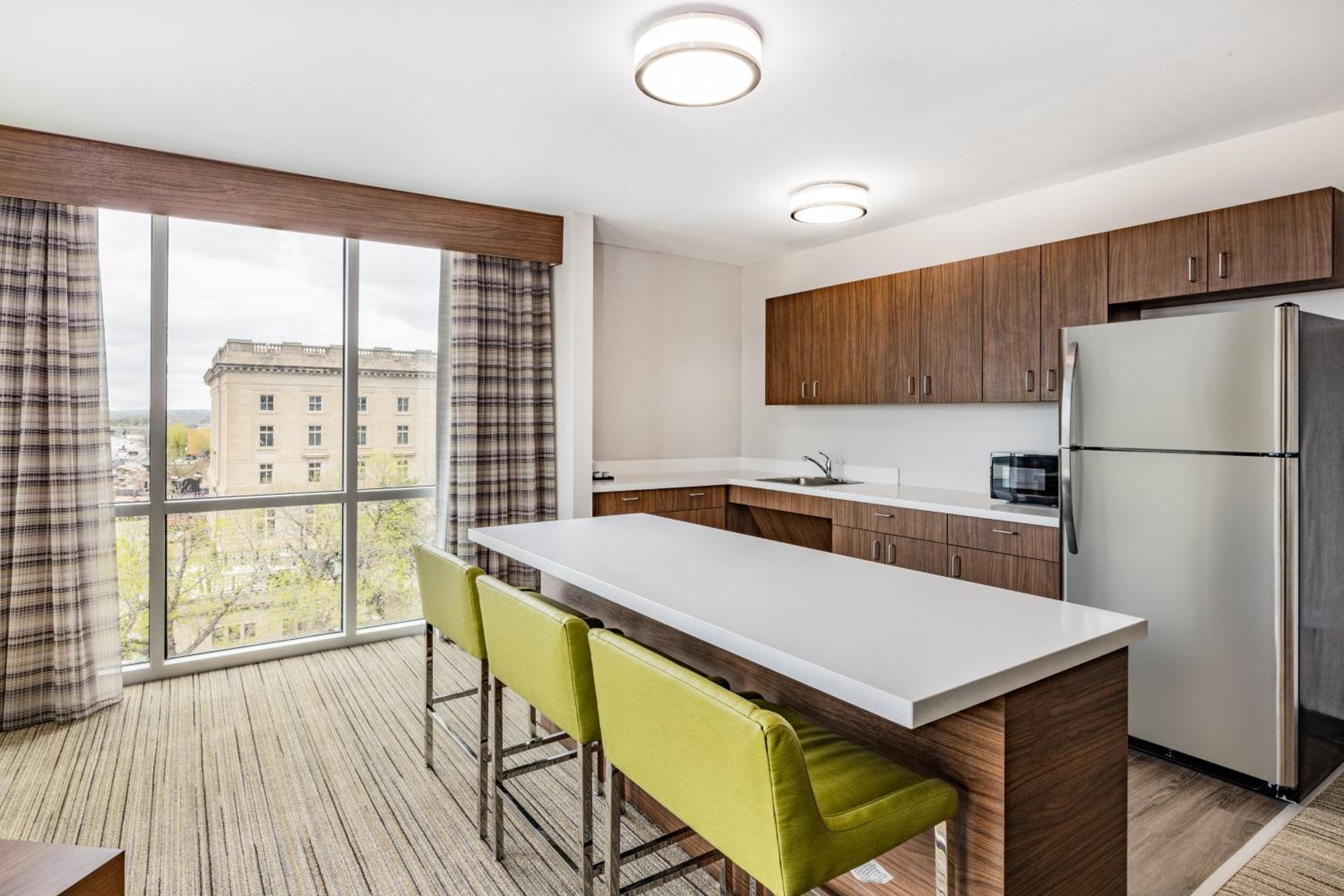 One-Bedroom King Suite - Photo 2