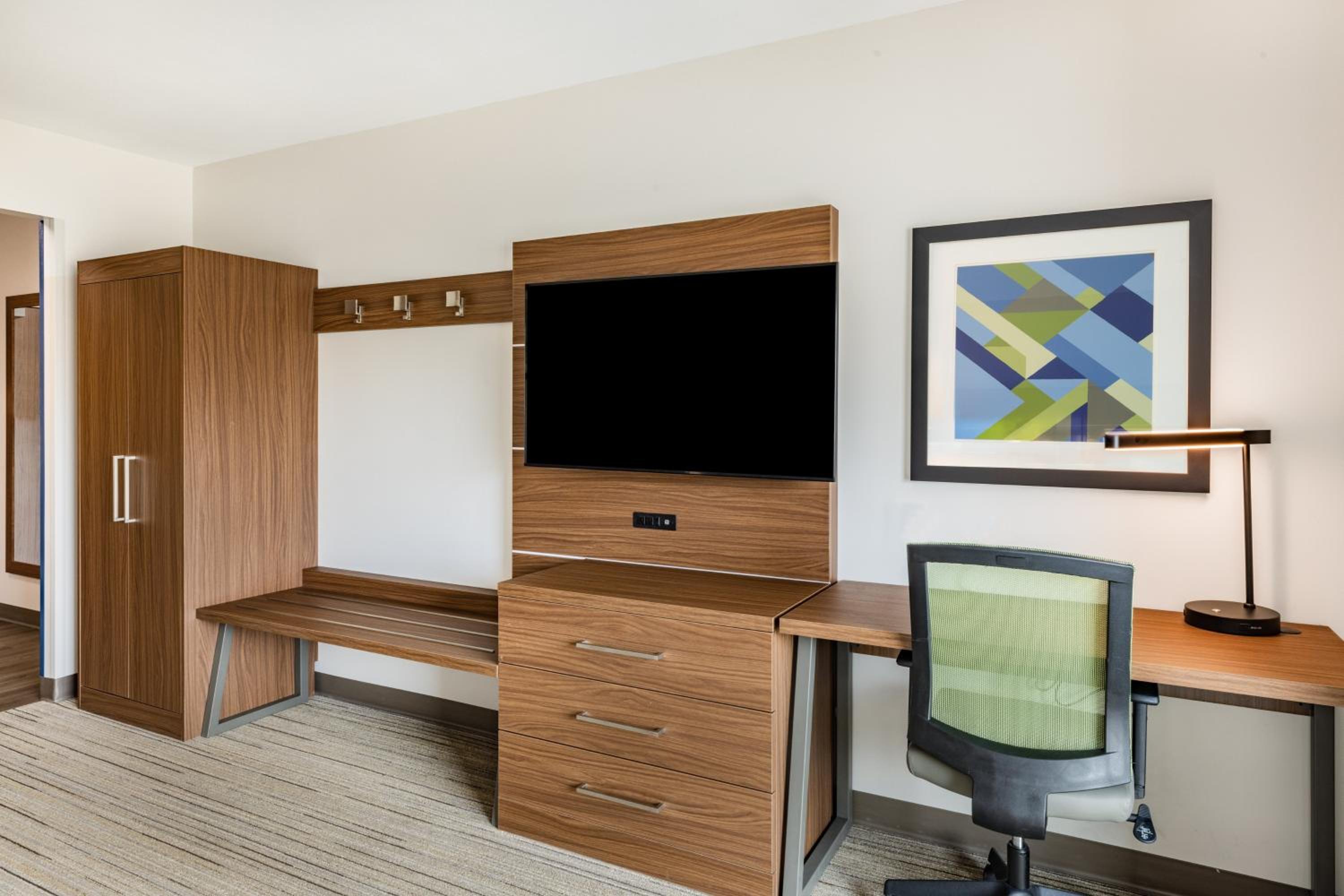 Standard King Room - Photo 3
