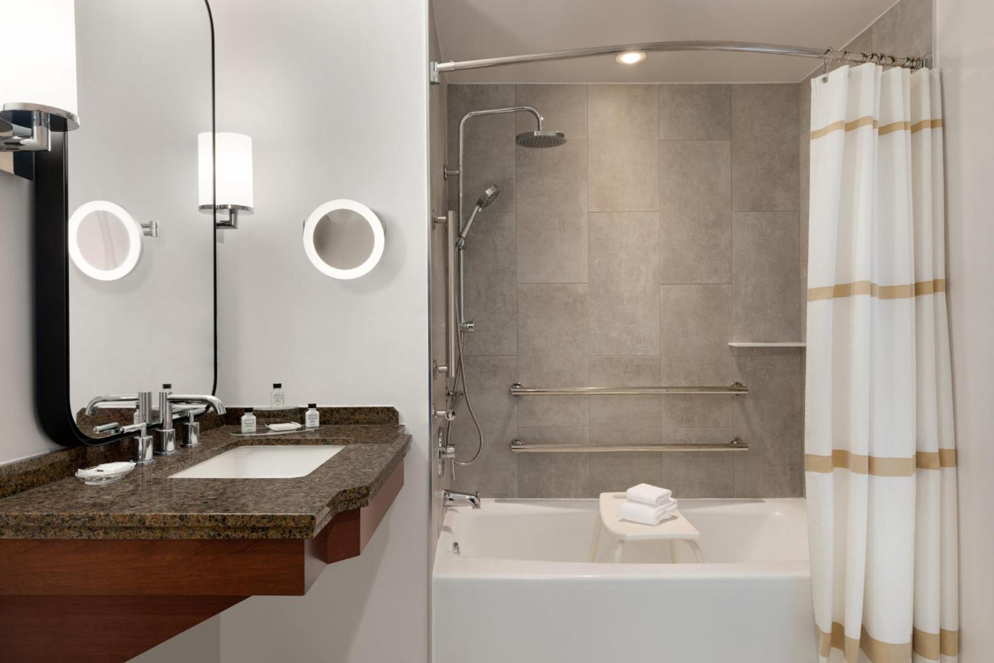 Standard King Room with Mobility Accessible Tub