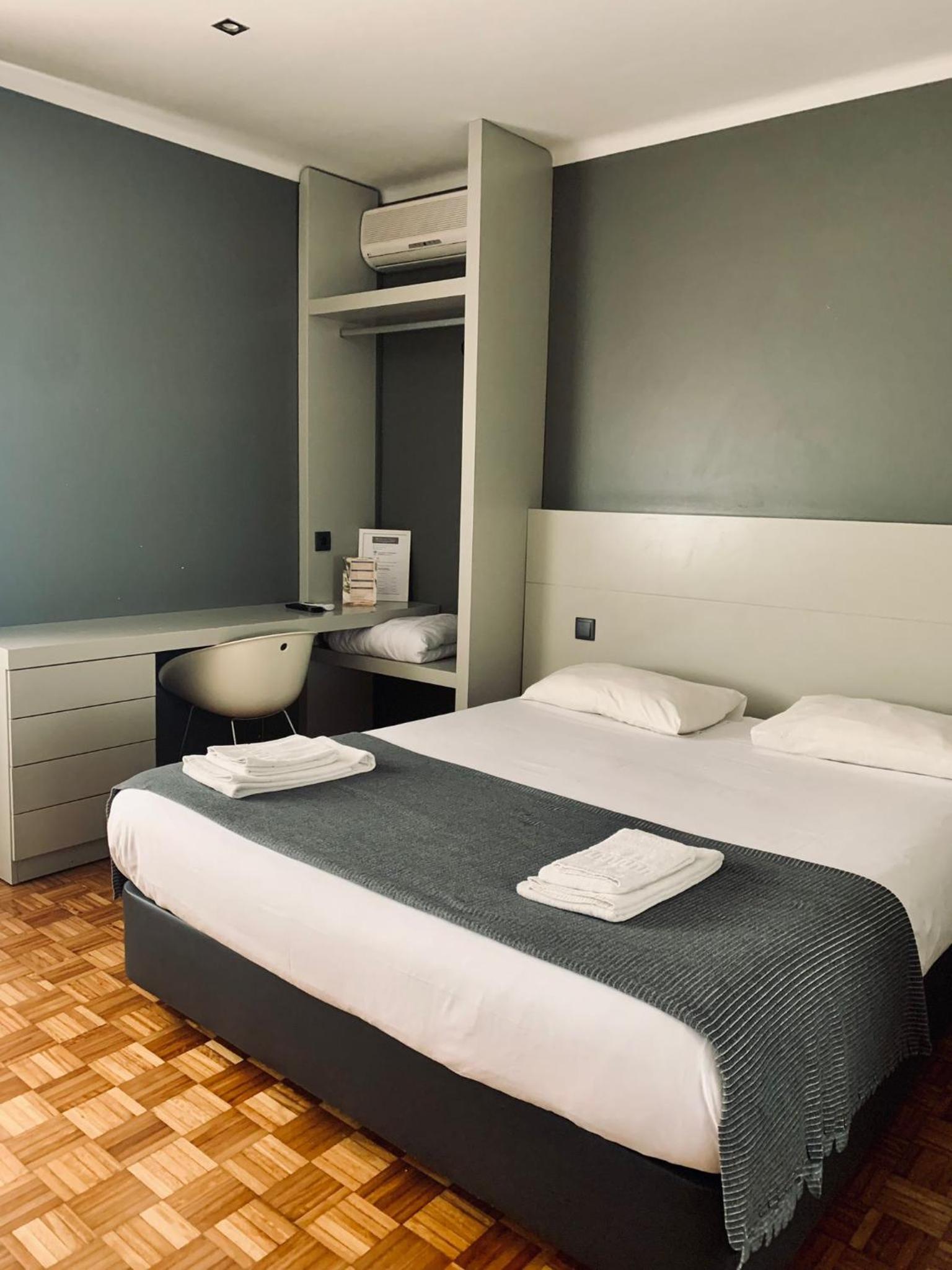 Quarto Duplo