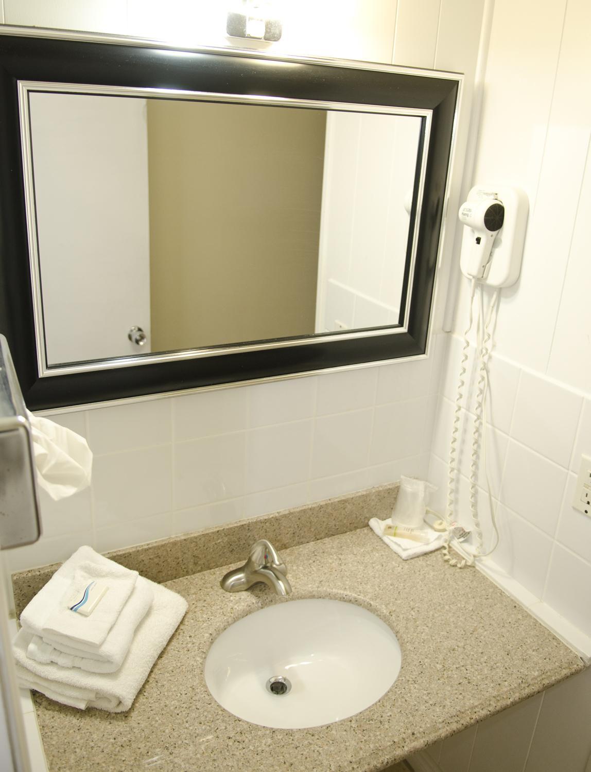 Double Room with Two Double Beds - Non-Smoking - Photo 7