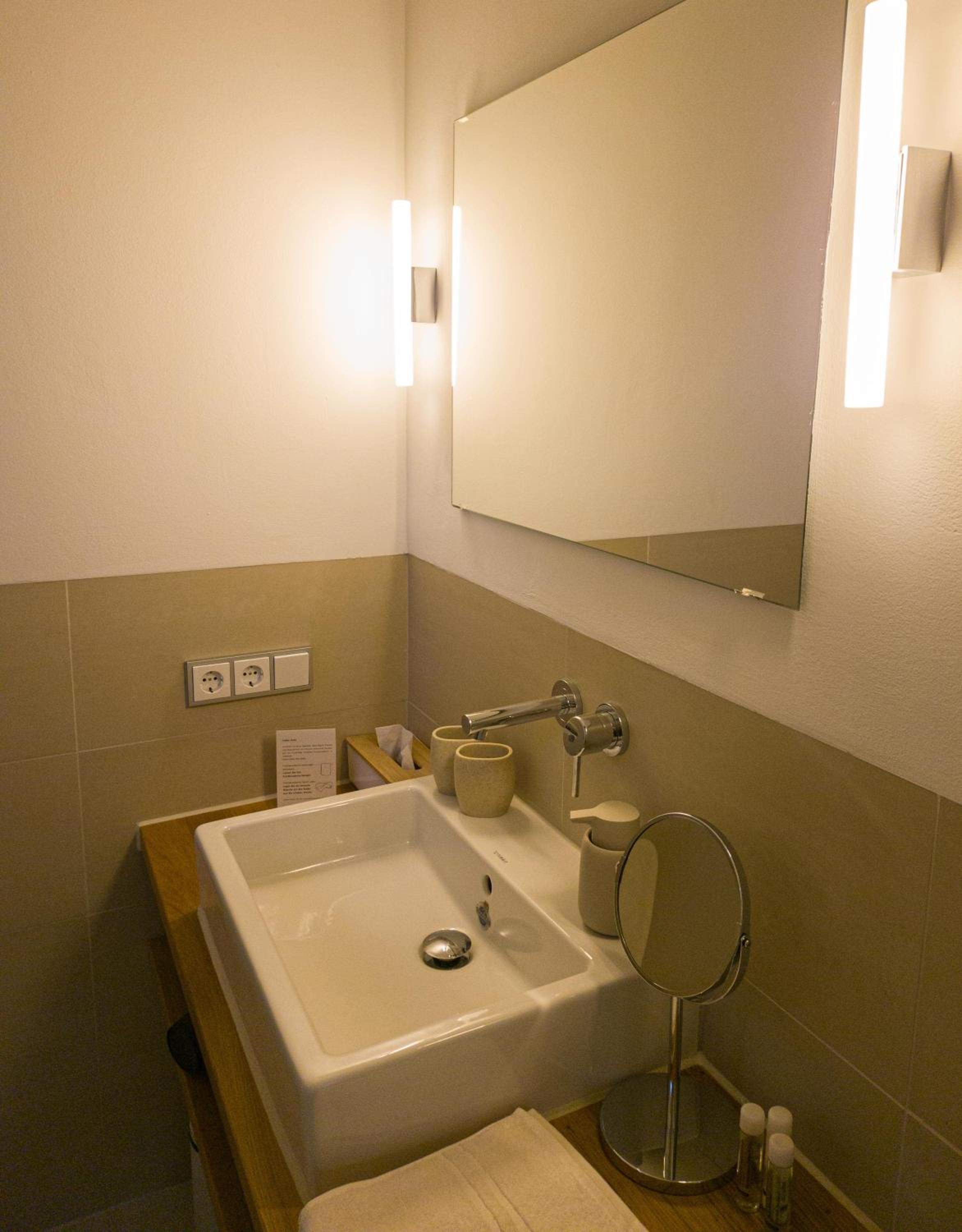 Deluxe Double Room with Bath photo 2