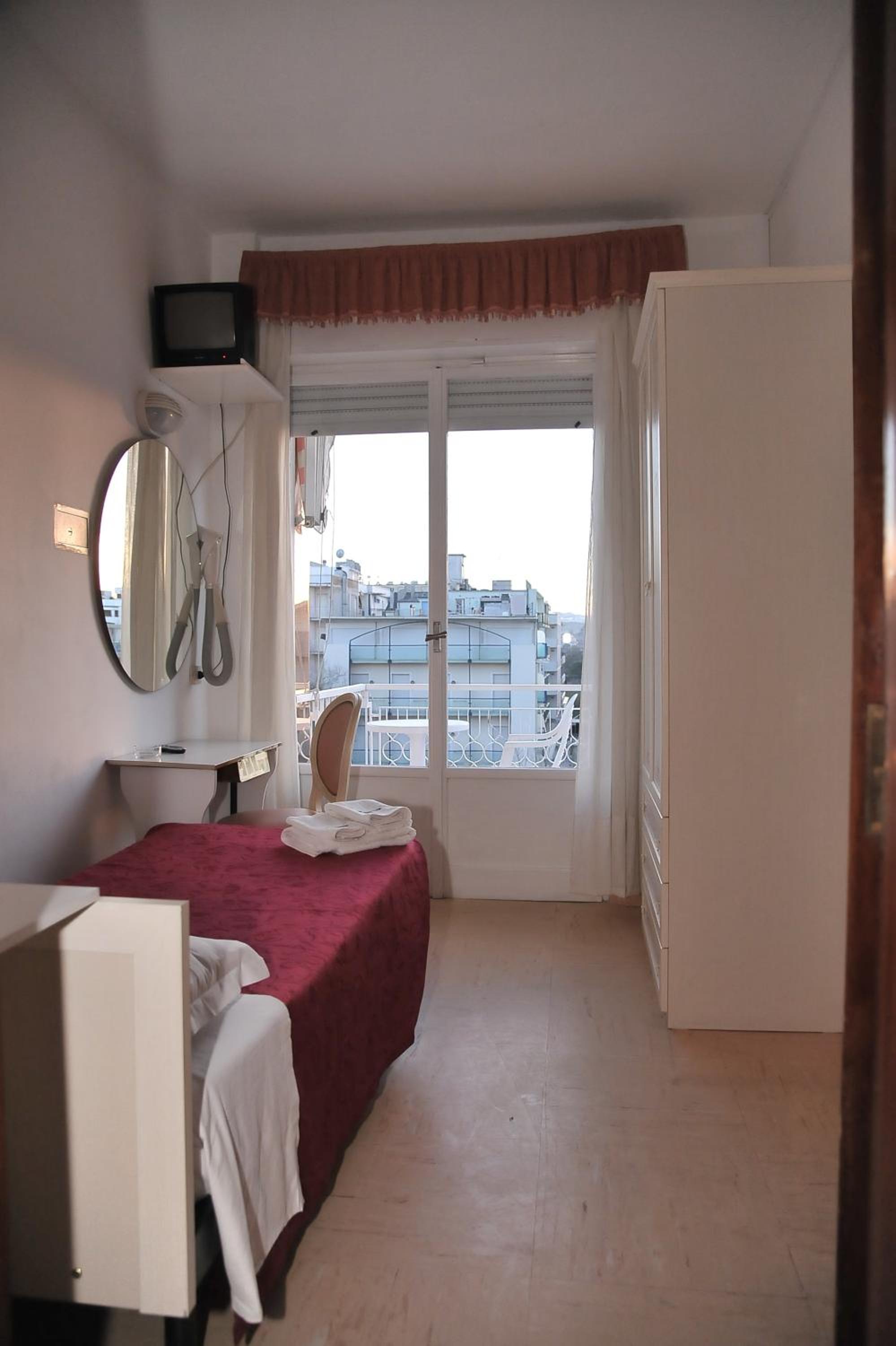 Single Room photo 3