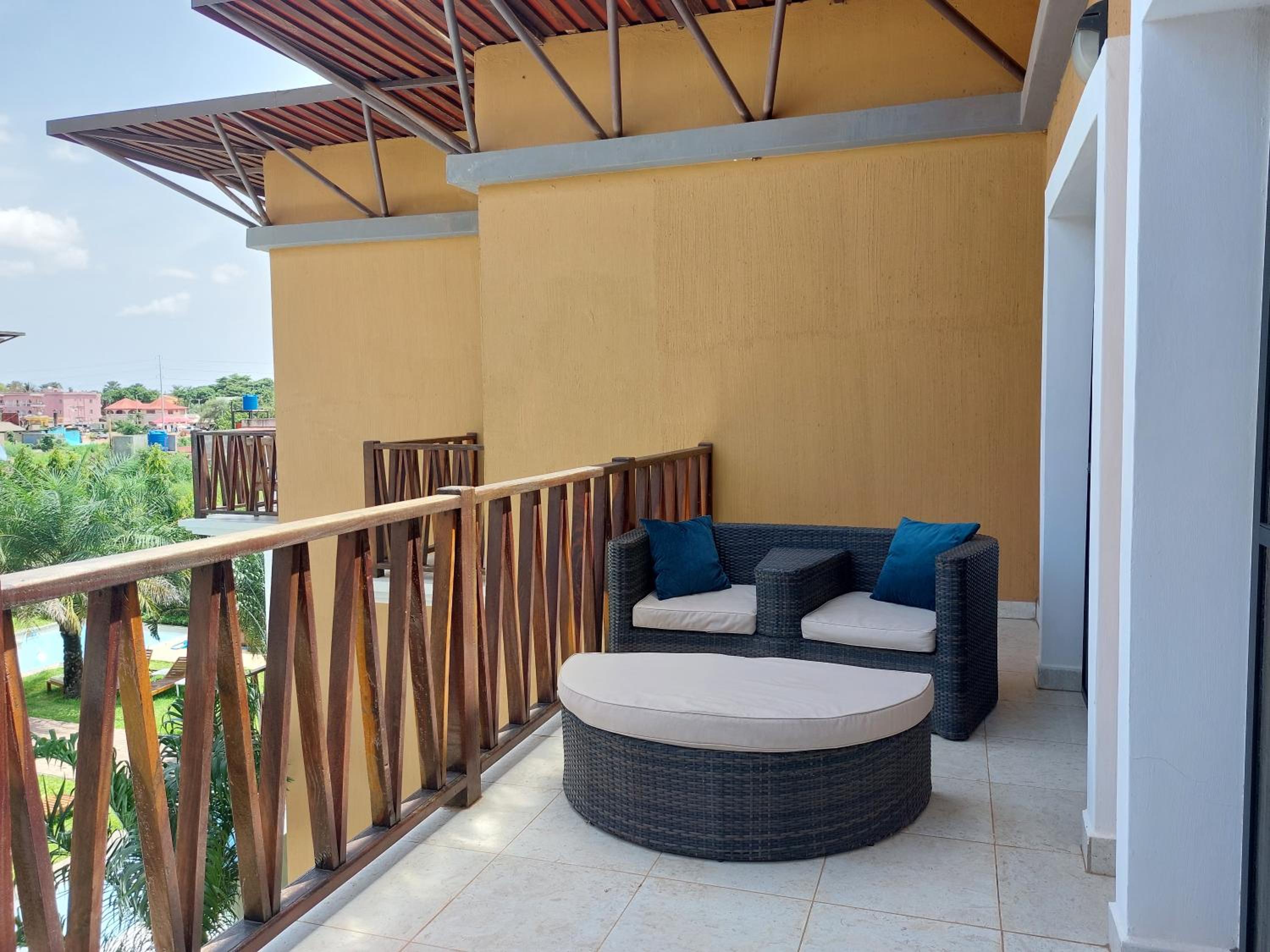 One-Bedroom Apartment with Pool View photo 1