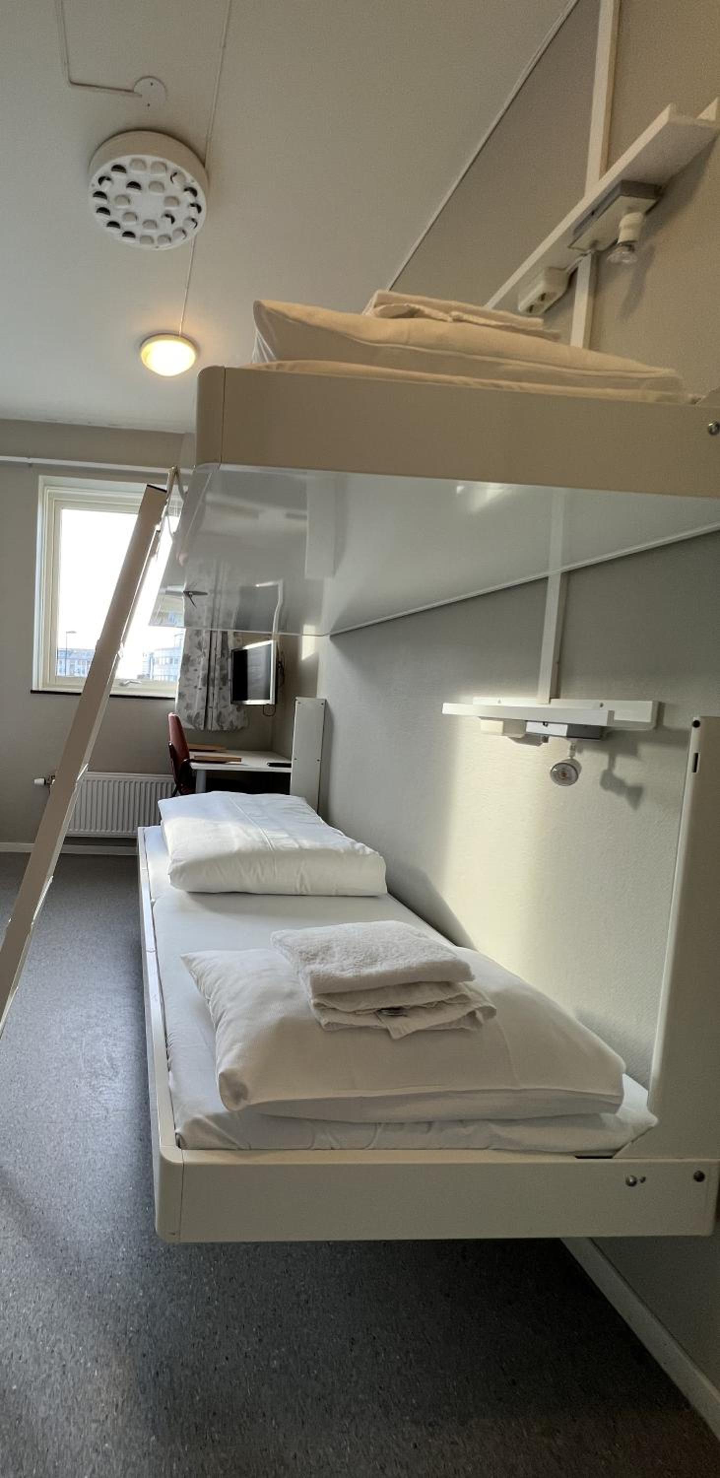 Economy Twin Room photo 3