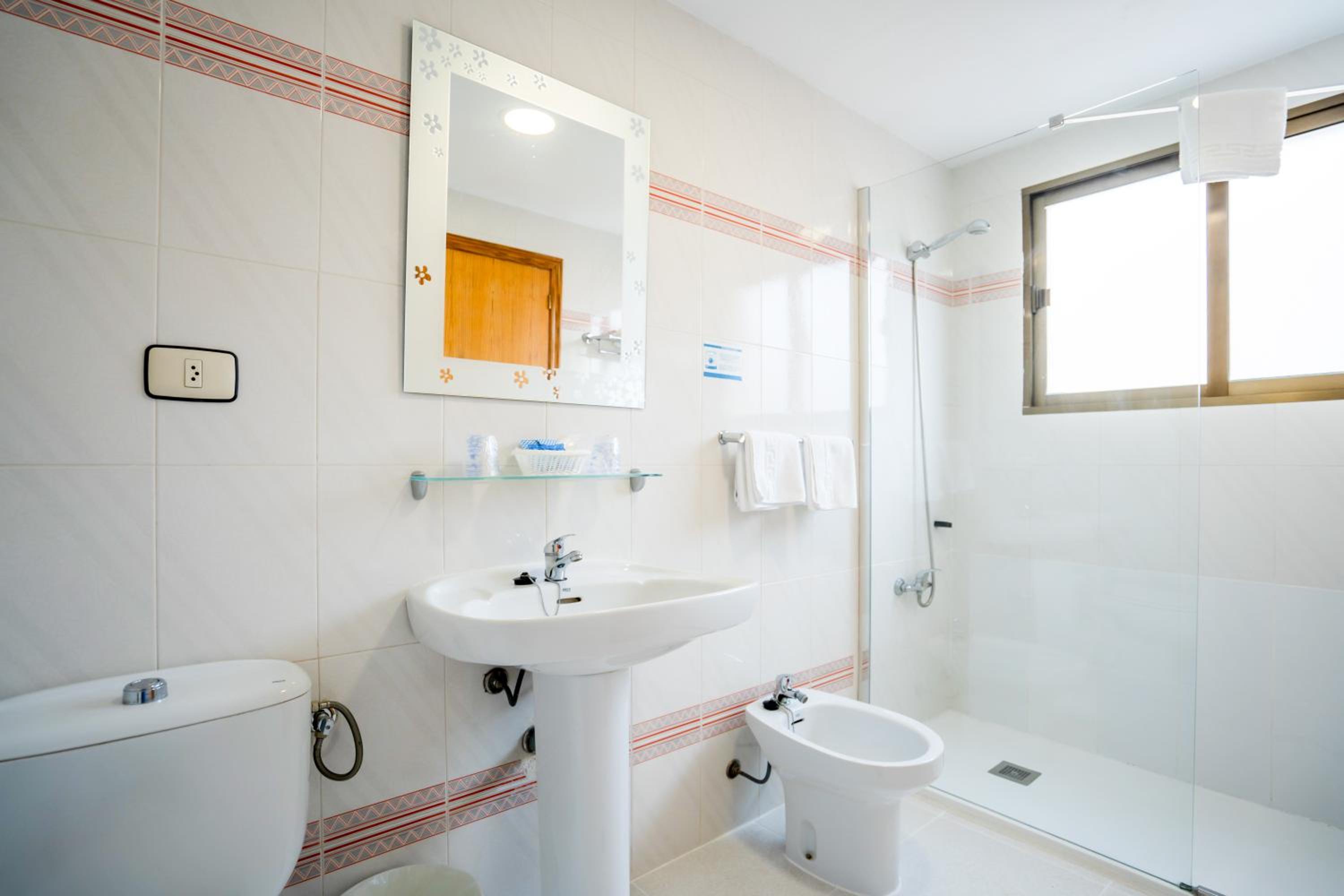 Deluxe Double Room with Shower photo 3