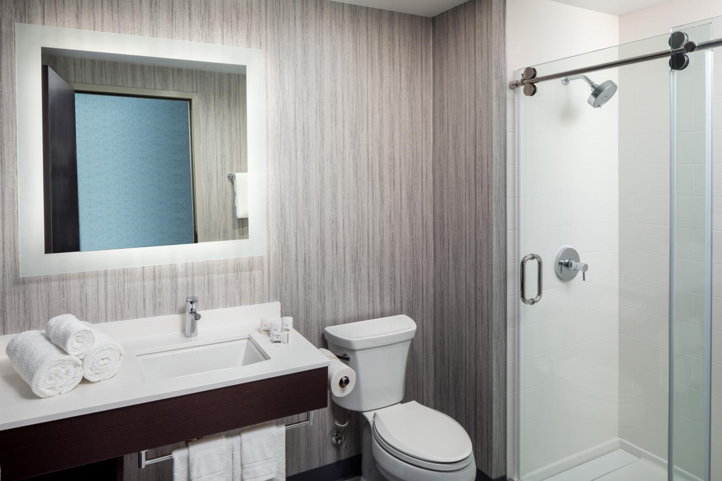 Standard King Room - Photo 7