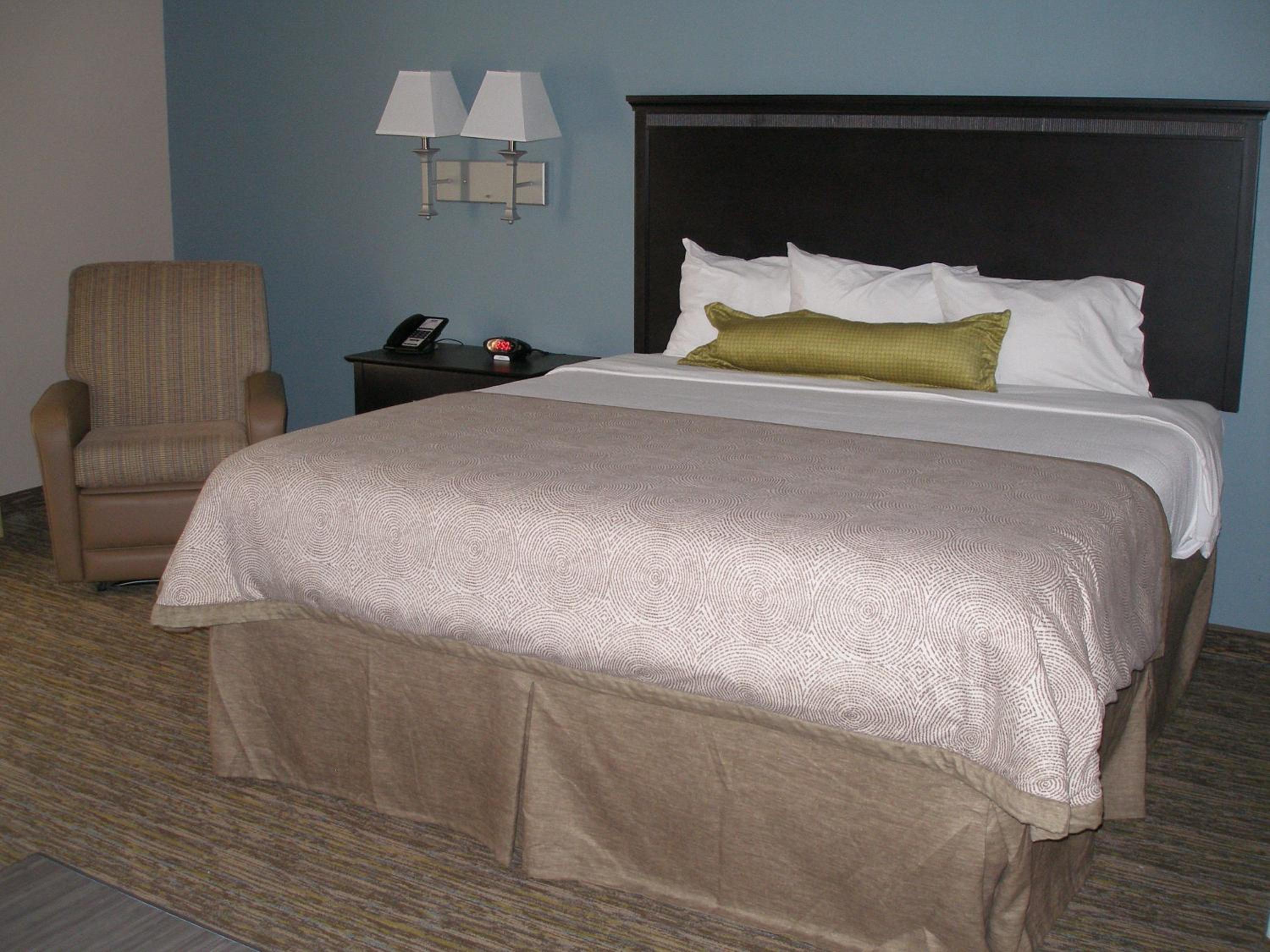 King Studio Suite with Bath Tub - Mobility Access