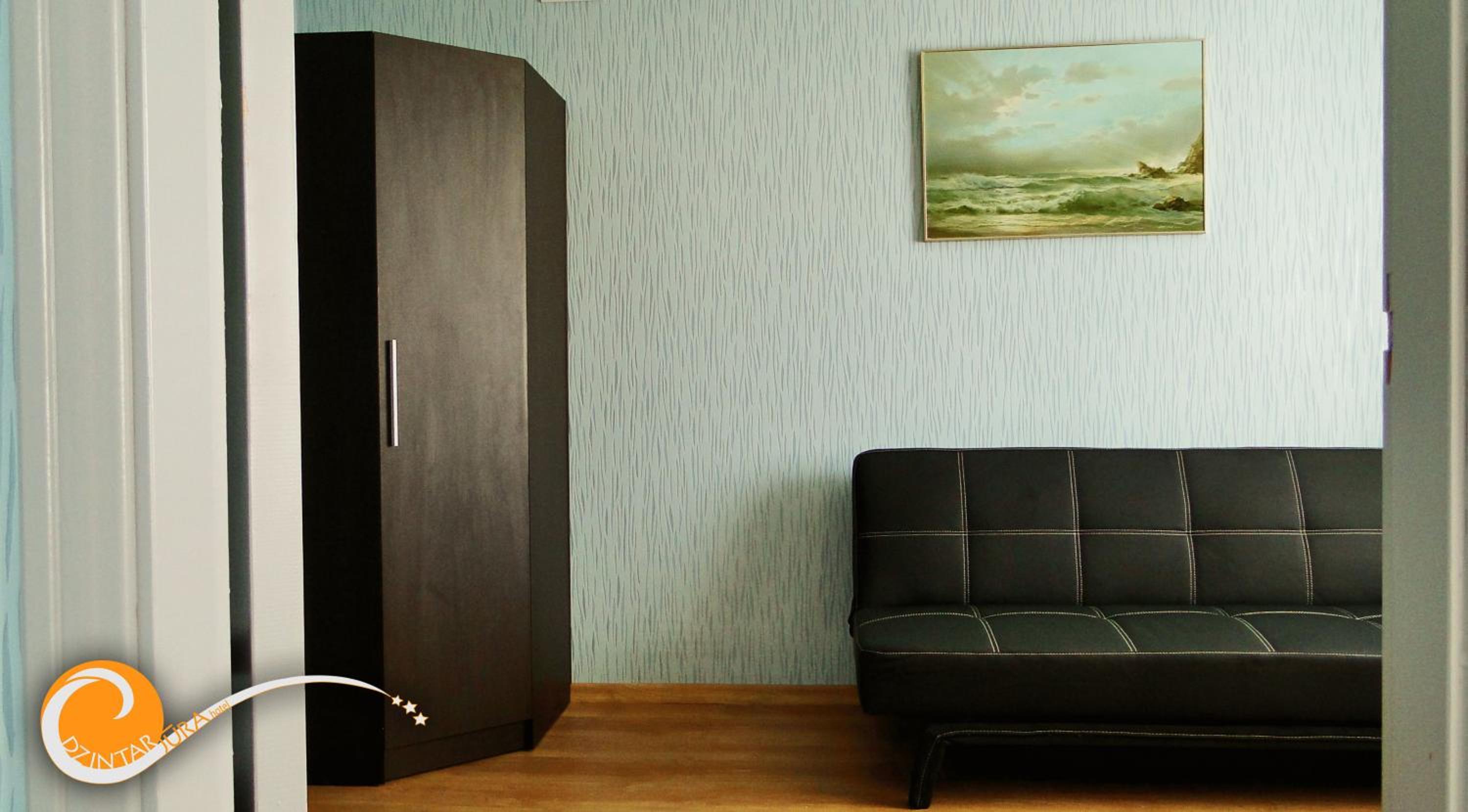 Family Room photo 3