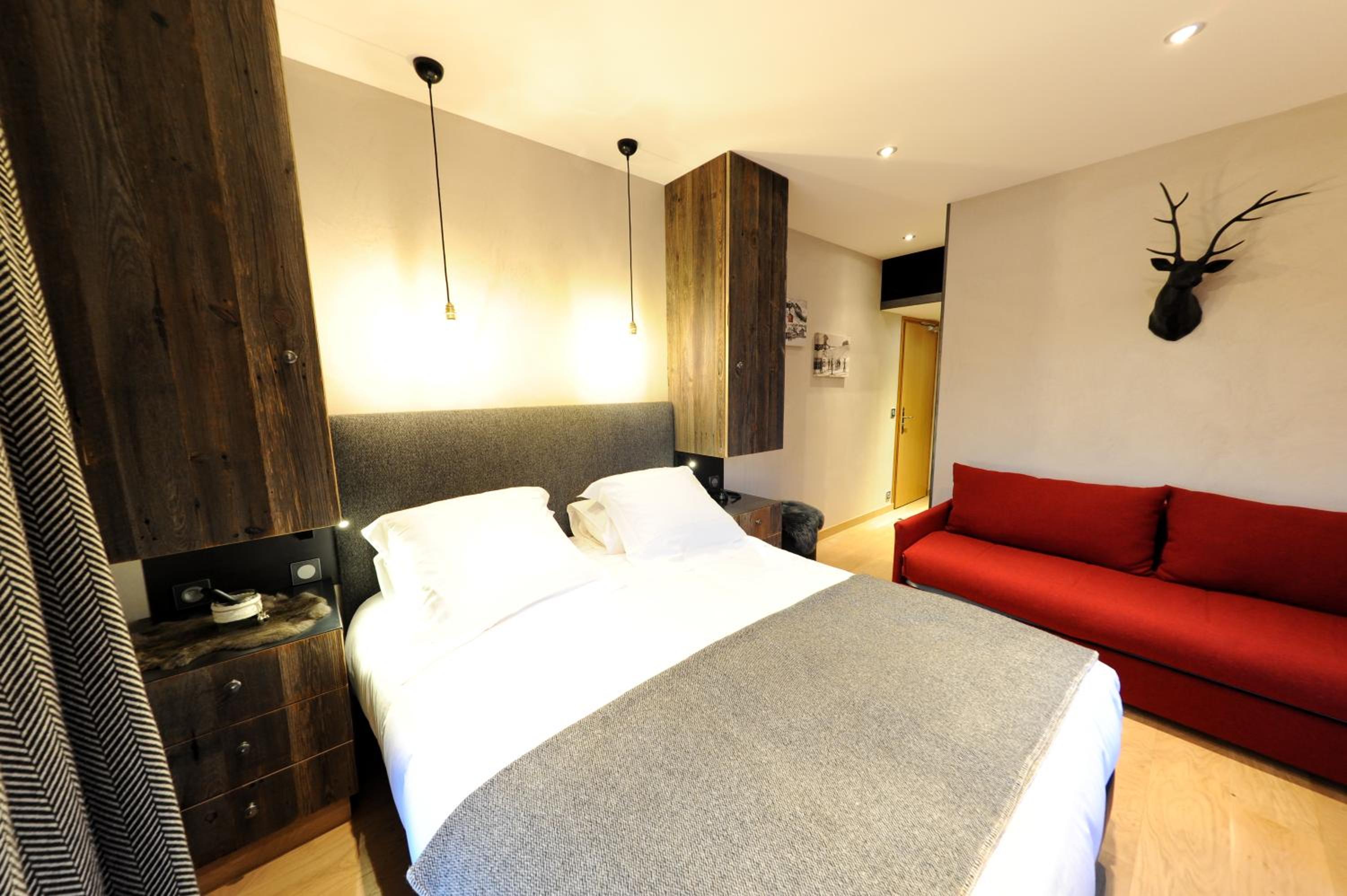 Superior Triple Room (2 Adults + 1 Child) - Photo 1