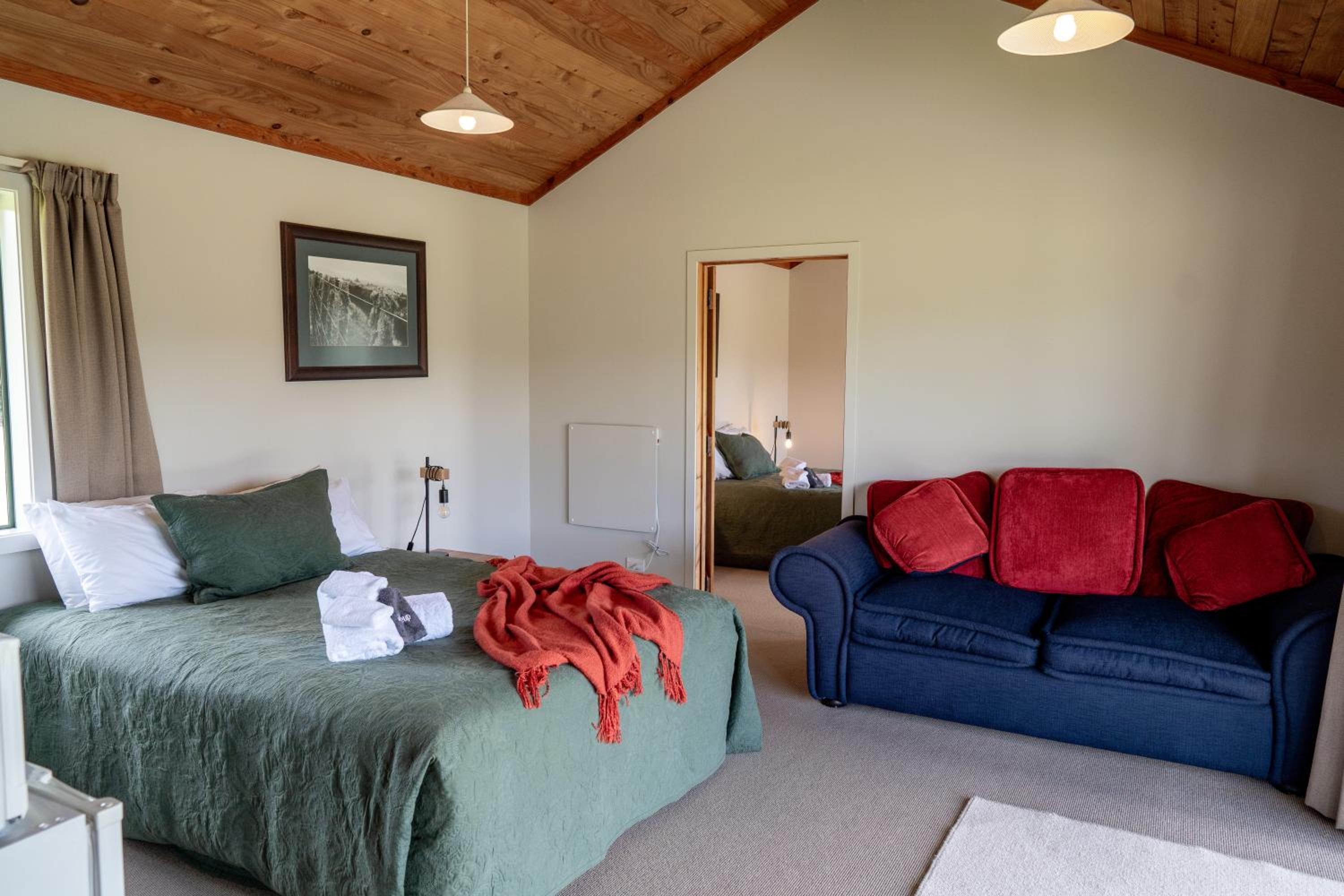 Double Room with Spa Bath - Photo 4