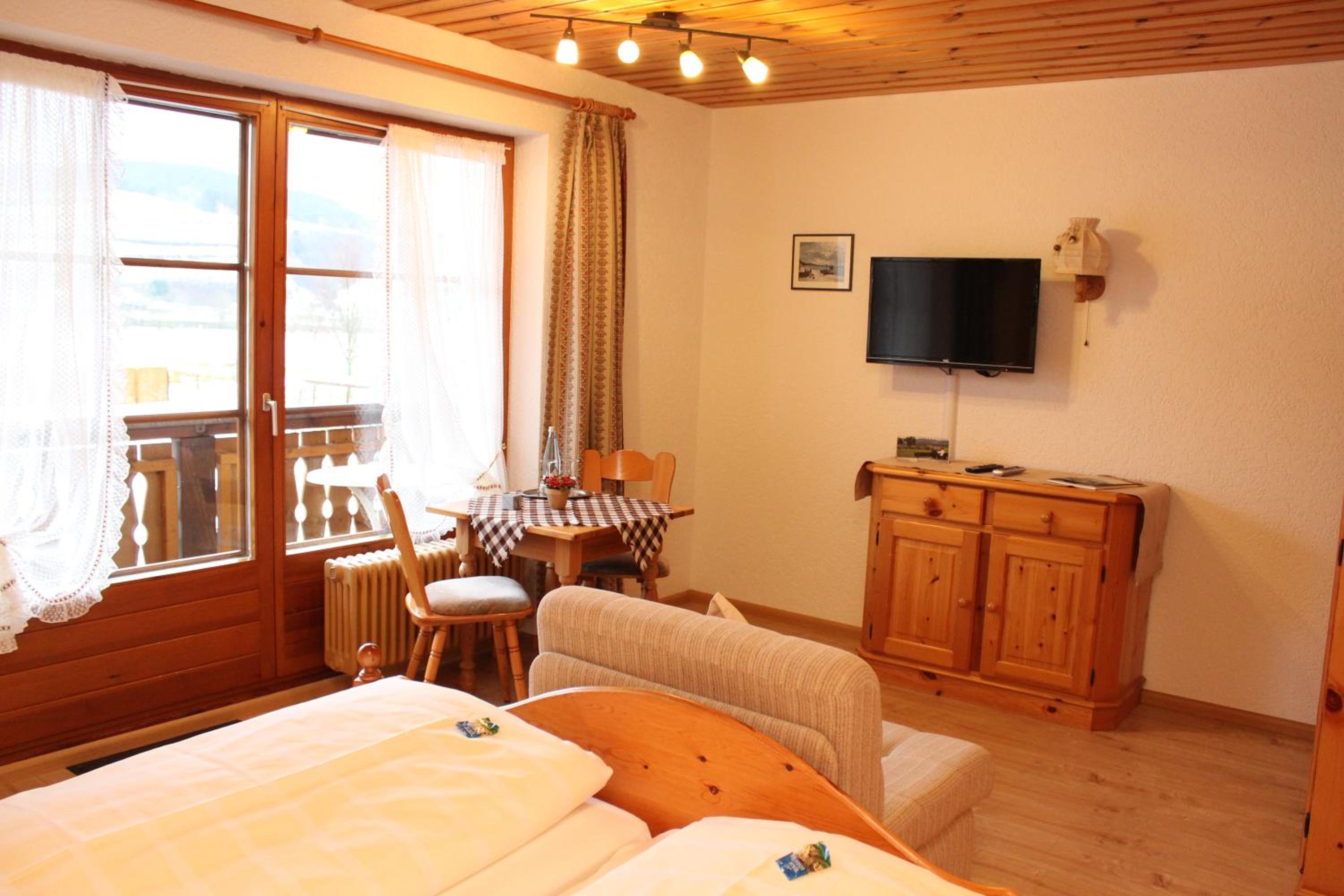 Double Room with Balcony - Photo 1