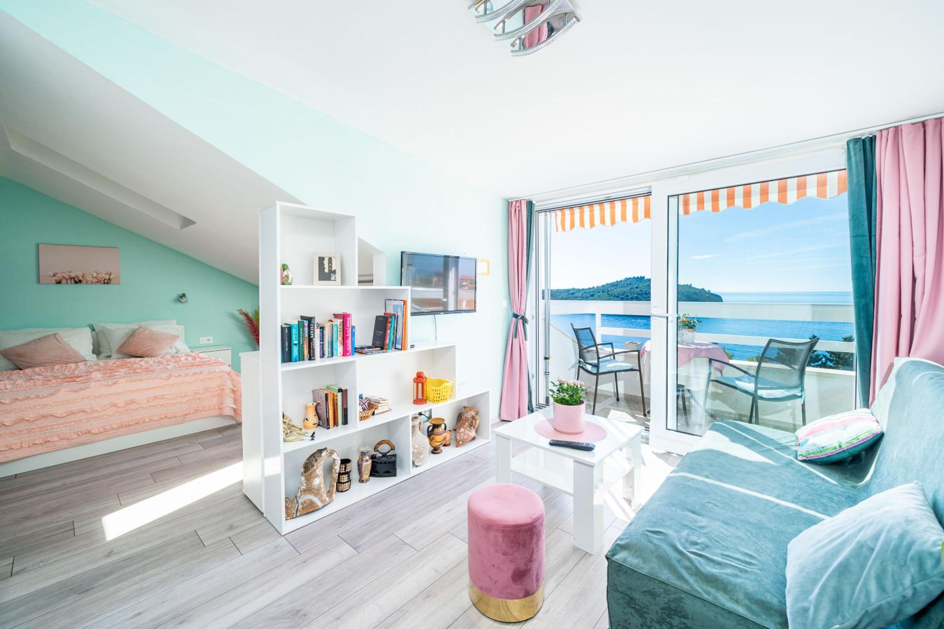 Studio Apartment with Balcony