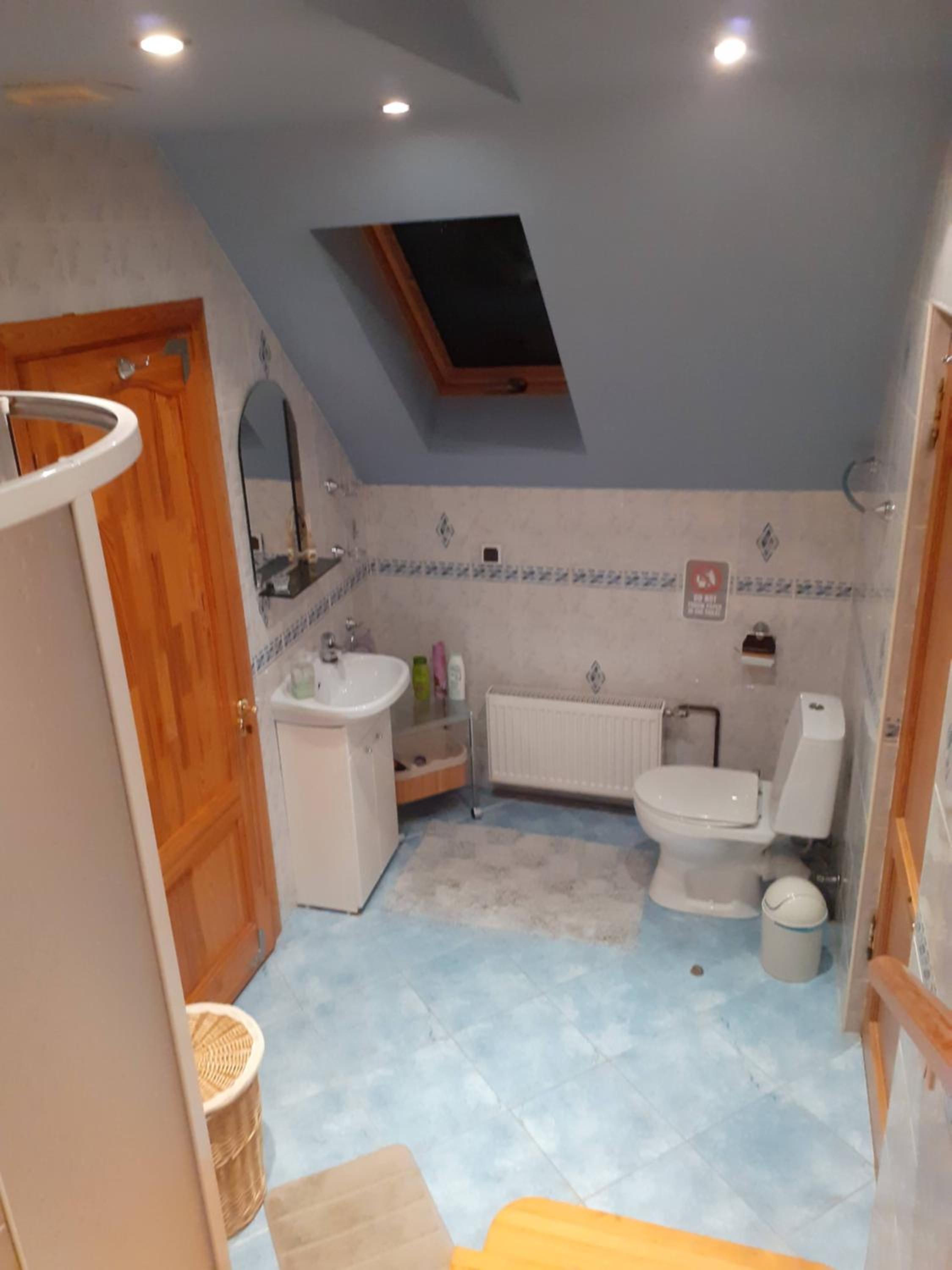 Three-Bedroom House - Photo 10