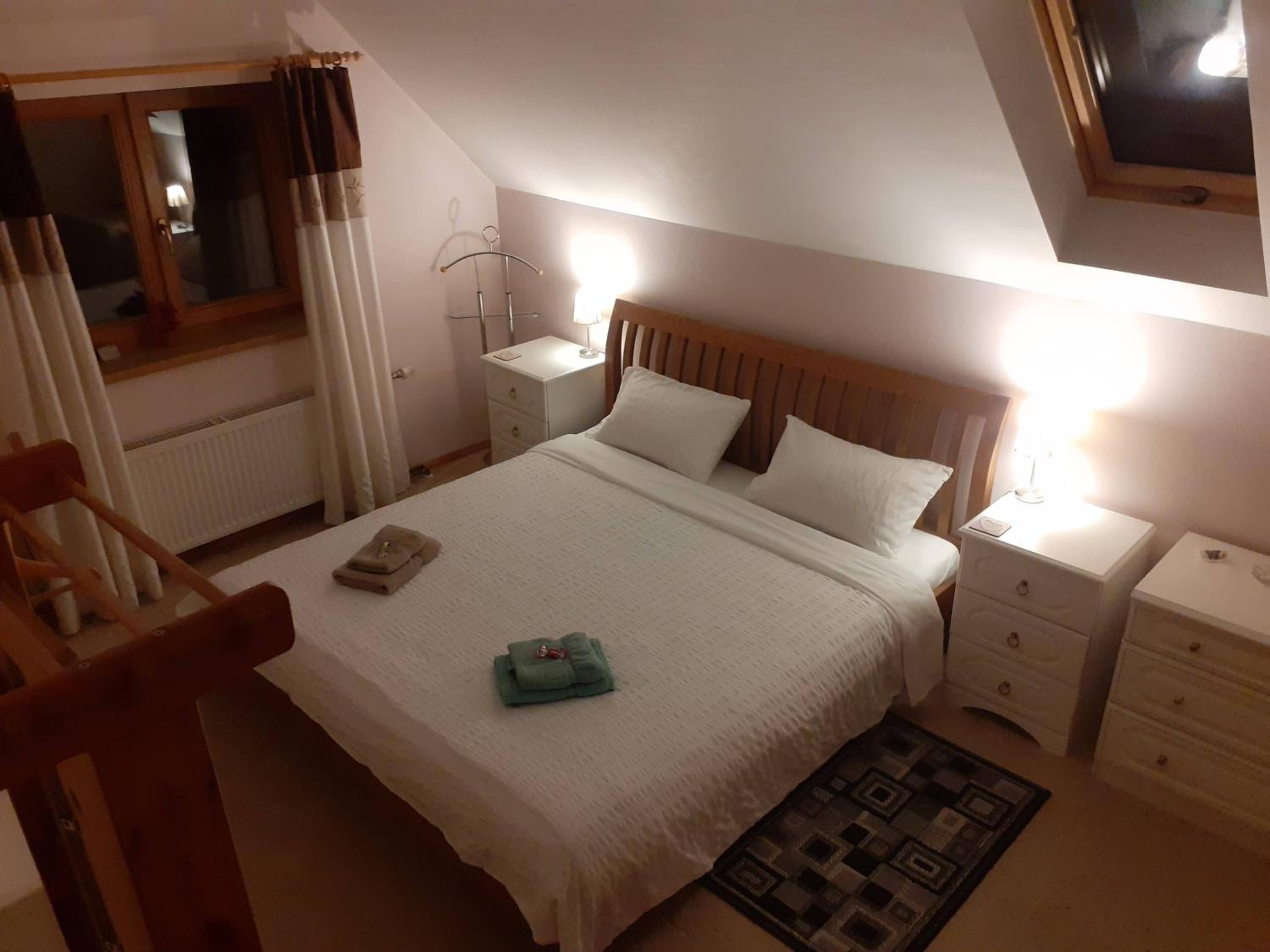 Three-Bedroom House - Photo 8